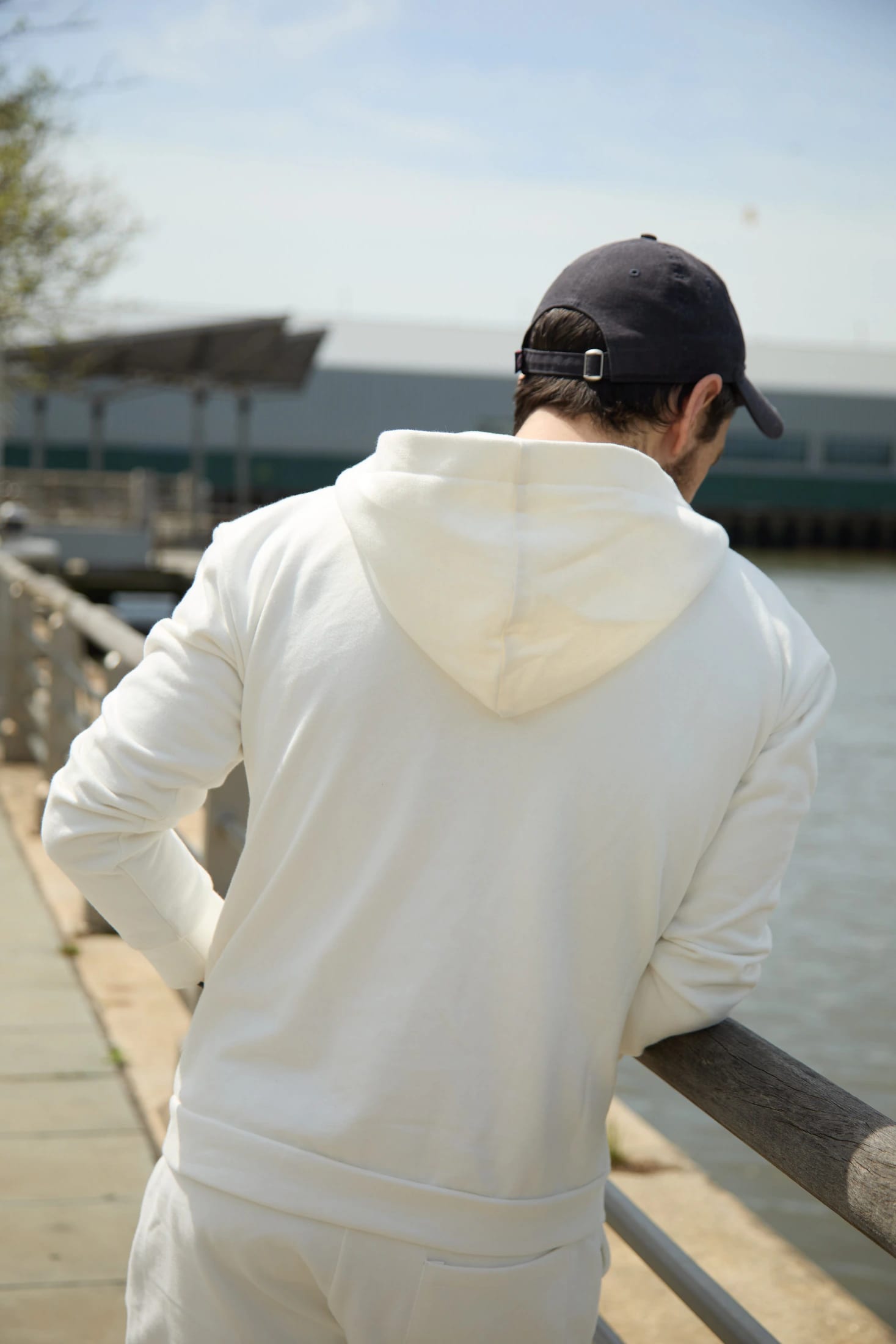 HOODIE CREMA - UNISEX - imagen 6
