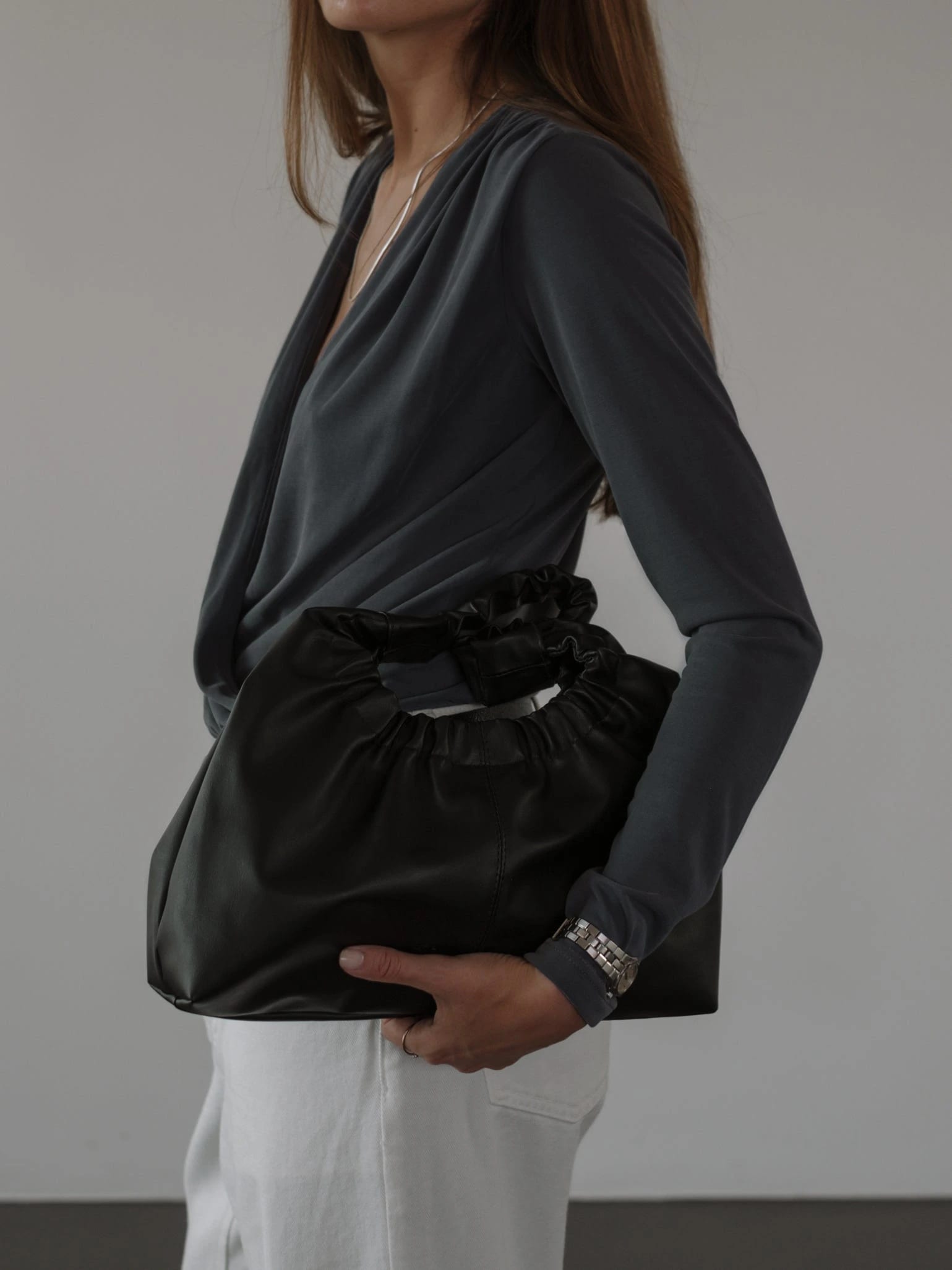 THE DAILY POUCH BAG  - BLACK - imagen 2