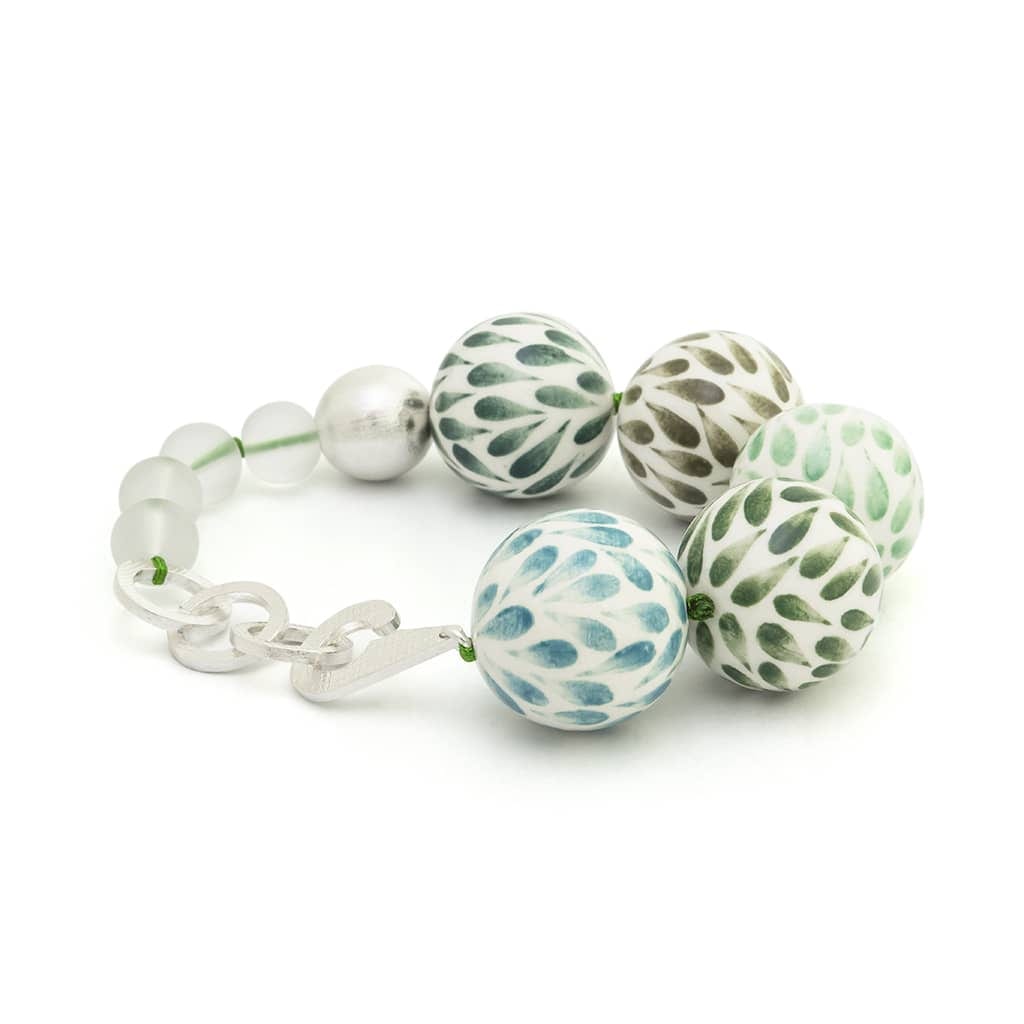 PULSERA 5 ESFERAS EN PETALOS - imagen 1