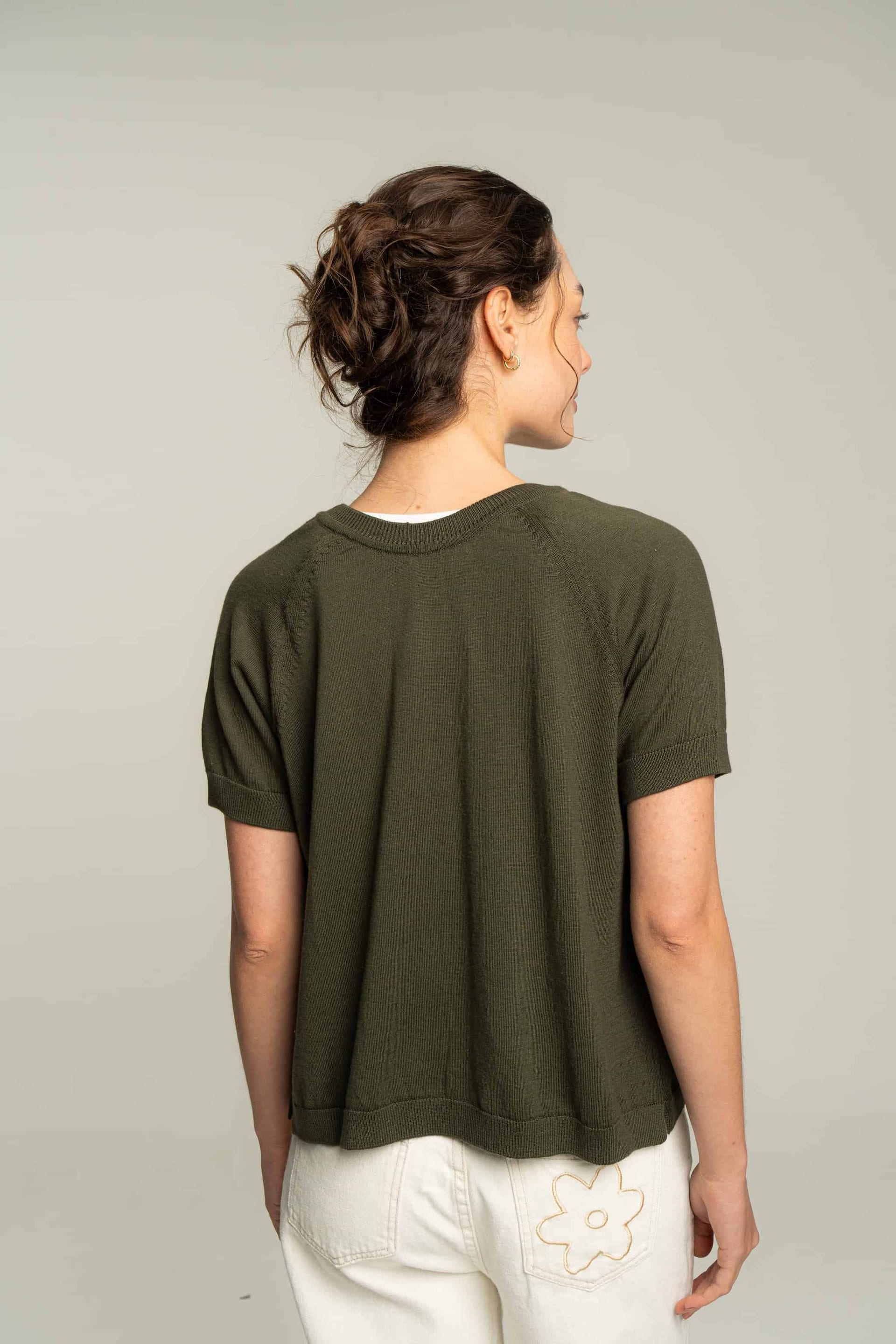 Cardigan corto flores bordadas - verde - imagen 5