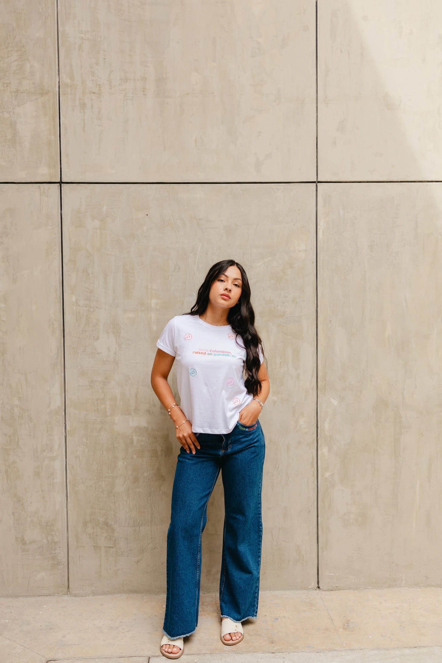 Amor De Primavera Embroidered Jeans - imagen 1