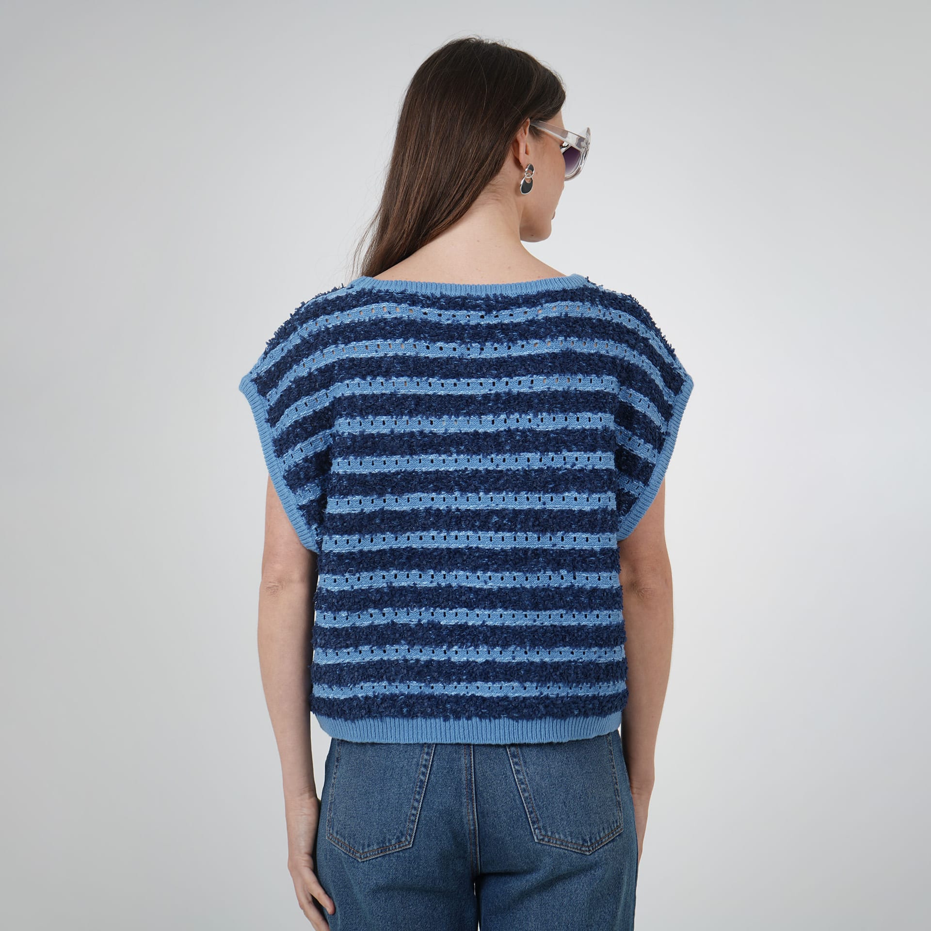 Sweater tipo chaleco oversize estampado - imagen 3