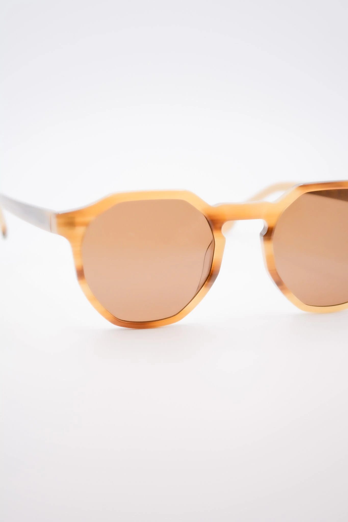 gafas de sol three almendra - imagen 4