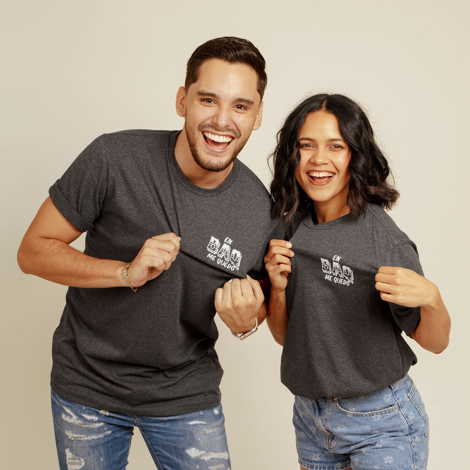 Camiseta Unisex Carnaval Gris PET006 - imagen 2