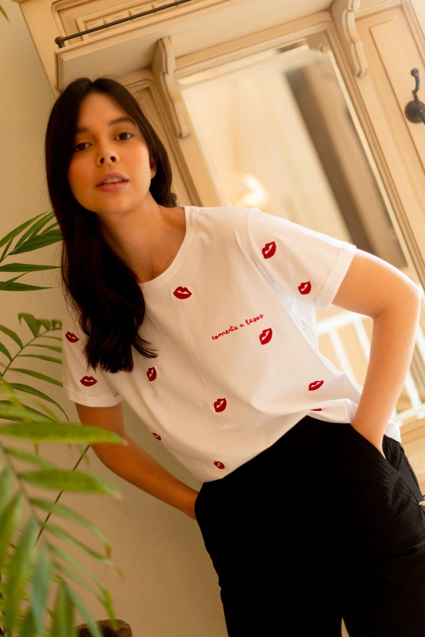Comerte A Besos Oversized Tee - imagen 2