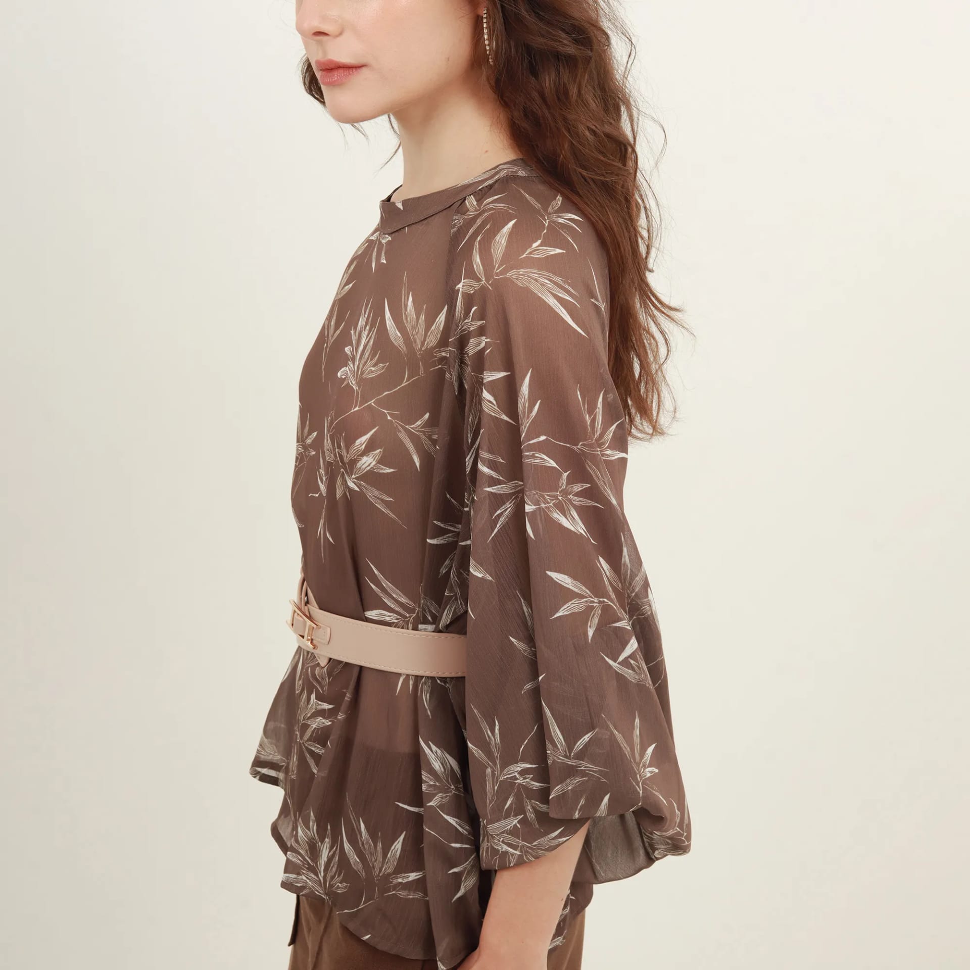 Blusa estampada cuello redondo manga globo - imagen 3