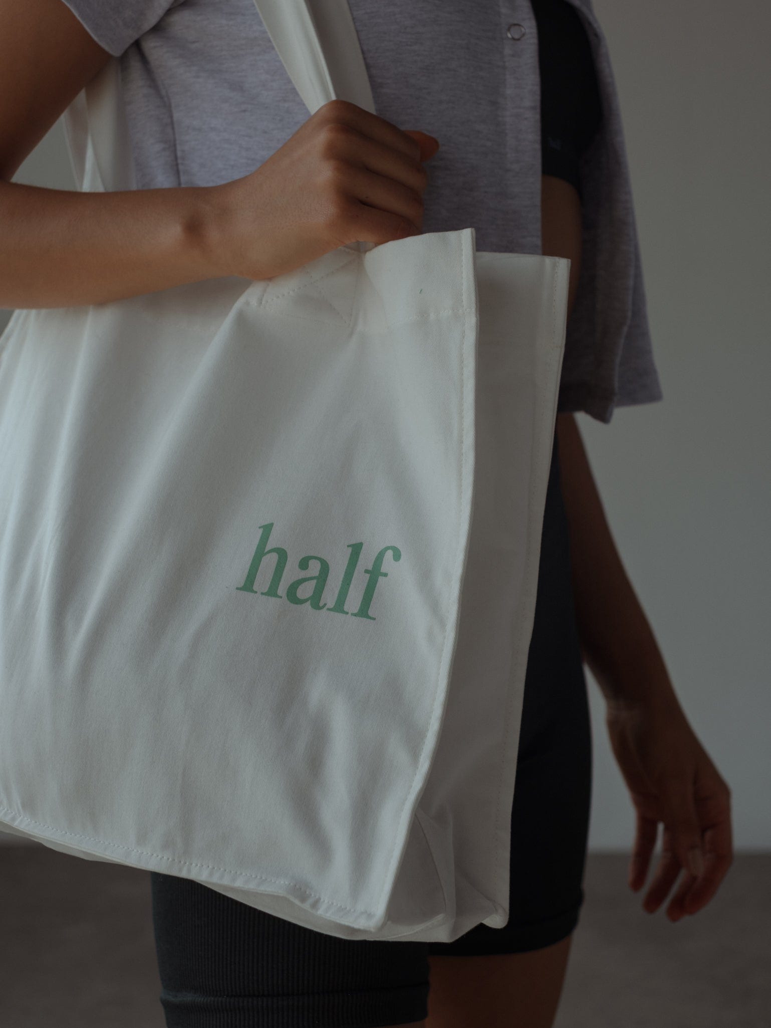 TOTE BAG - SOFT WHITE & BRIGHT GREEN - imagen 12