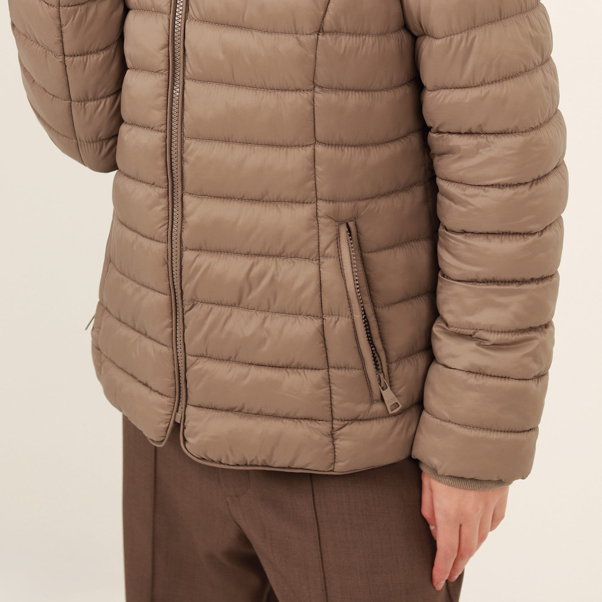Chaqueta acolchada básica cuello alto con capucha - imagen 29