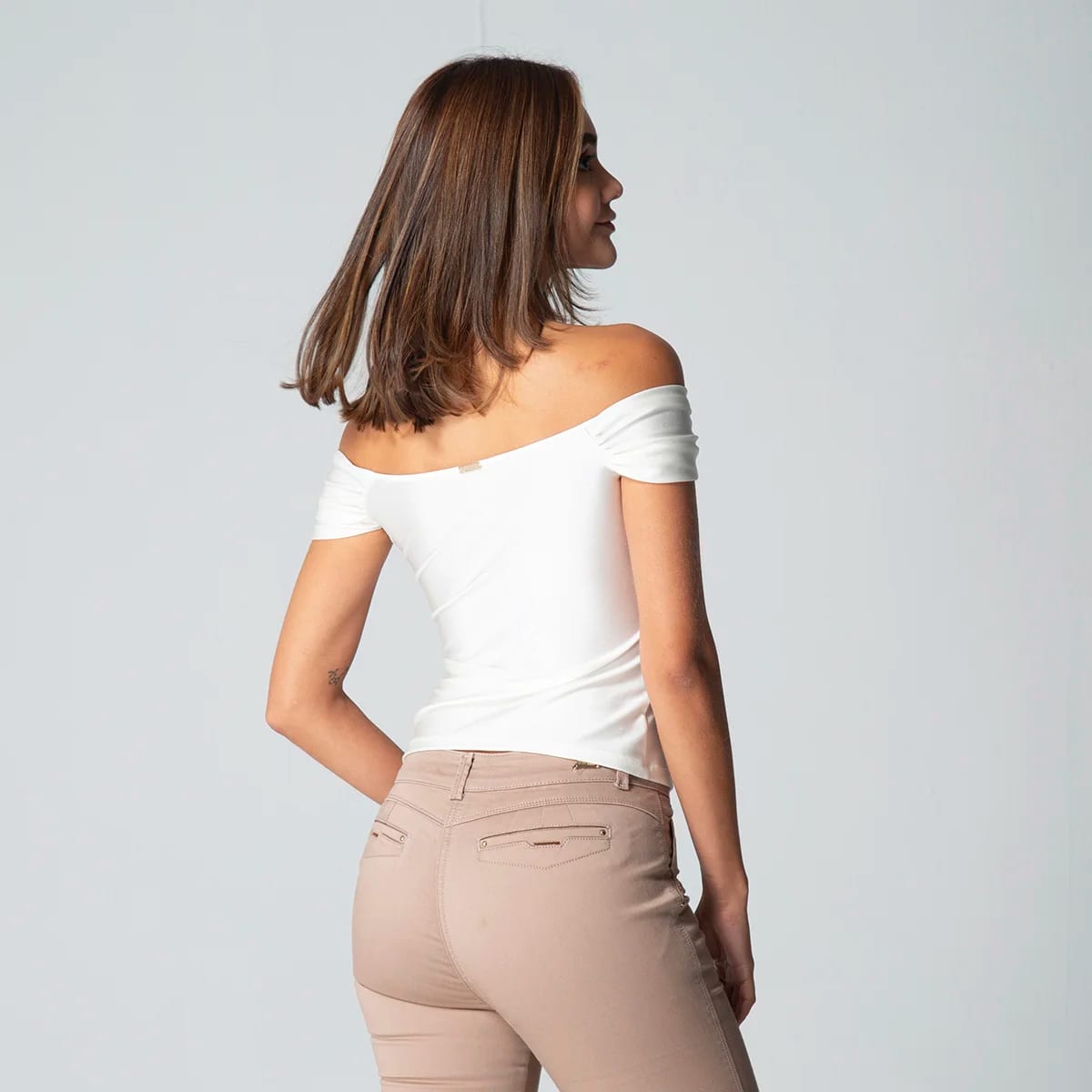 Blusa Slim Escote Bandeja Nova - imagen 5