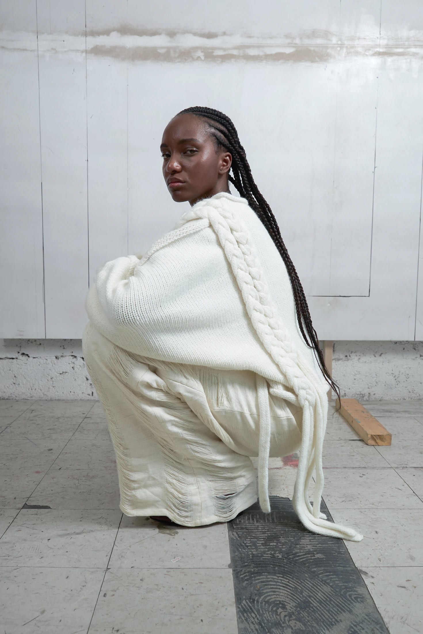 KNITTED SWEATER WITH LONG BRAIDS - imagen 7
