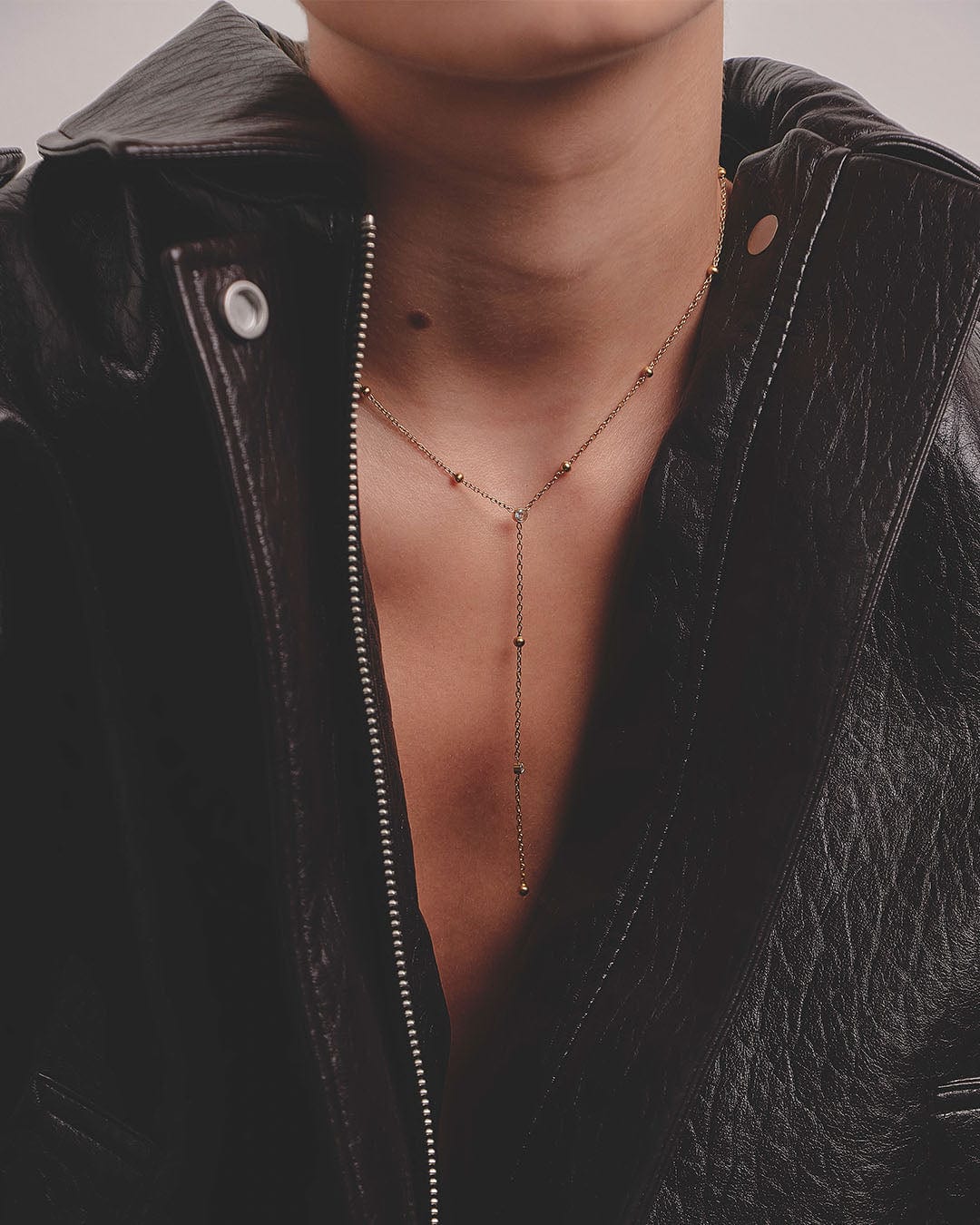 Collar Largo Esferas Oro - imagen 4