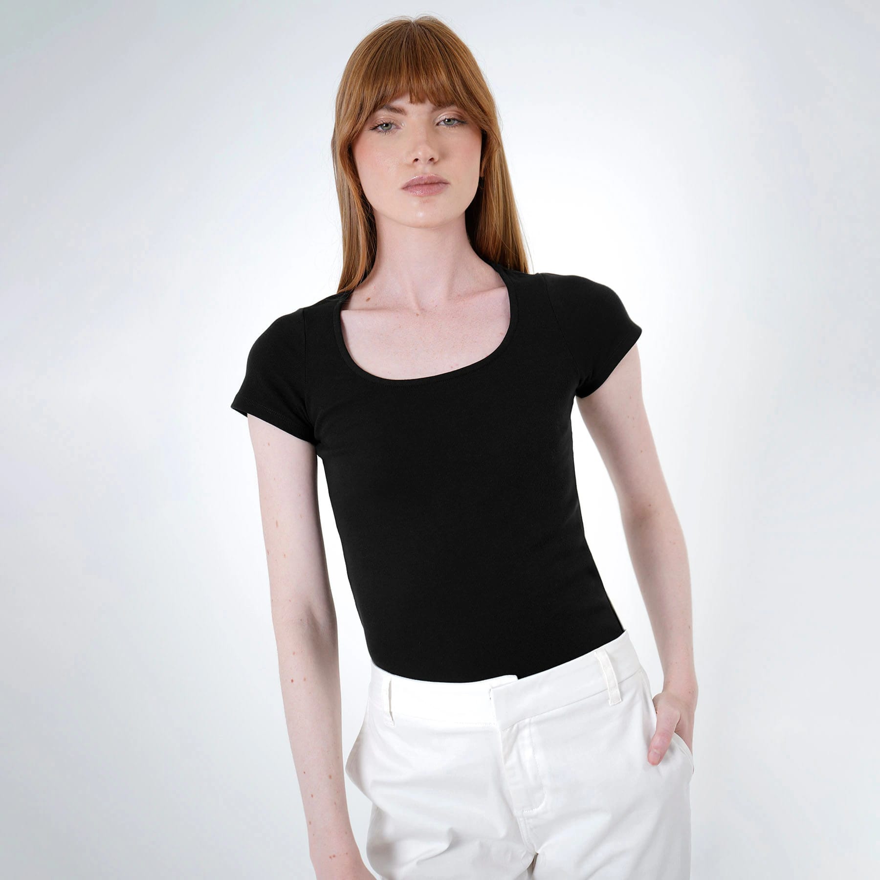 Camiseta escote en U manga corta - imagen 12