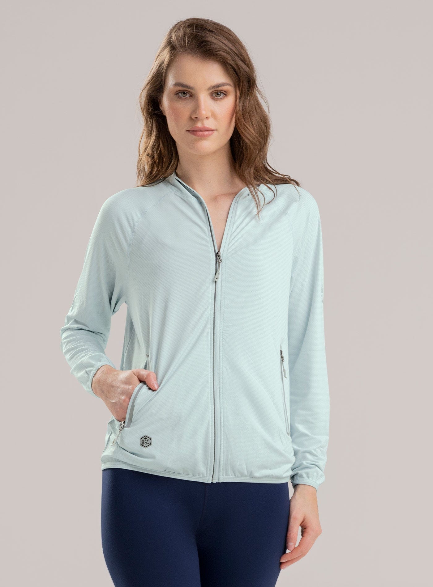 CHAQUETA DEPORTIVA CON CHOMPA Y BOLSILLOS TERMO SELLADOS - imagen 2