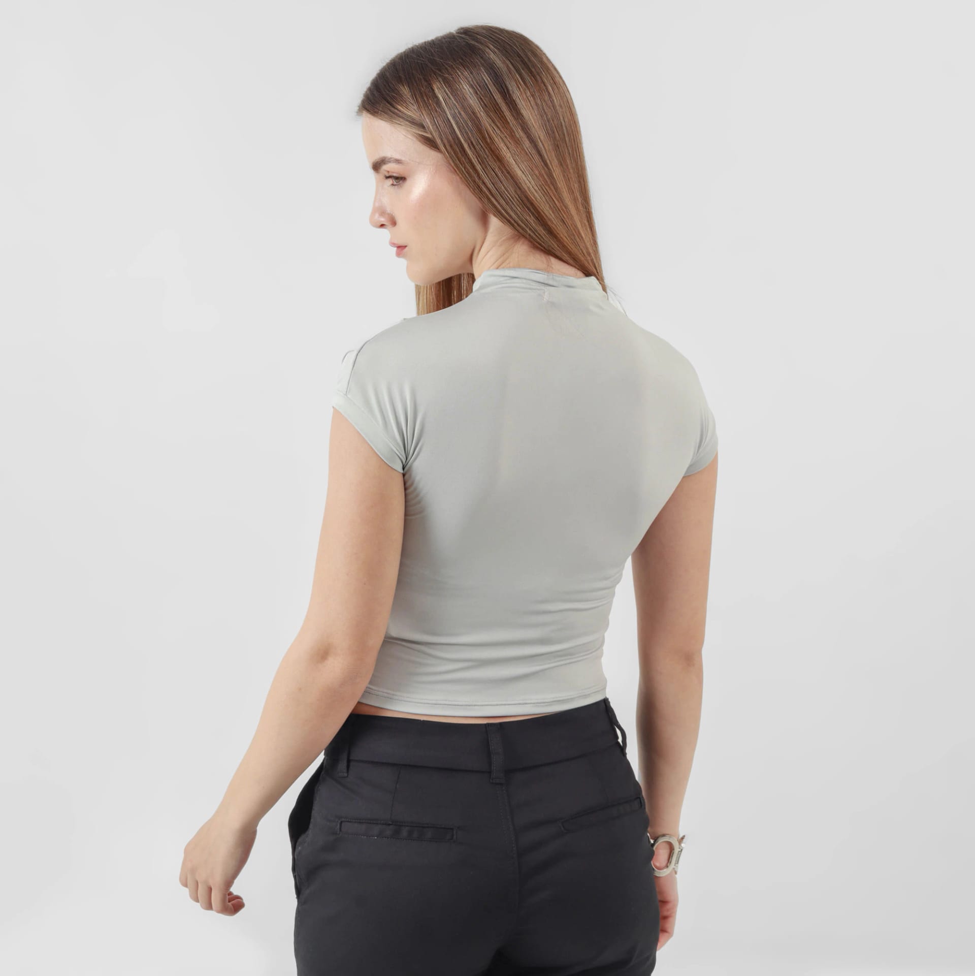 Camiseta básica cuello alto manga sisa rodada - imagen 8