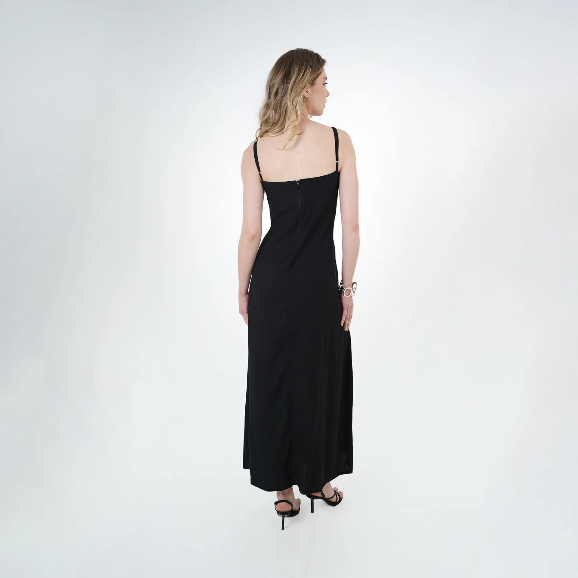 Vestido largo escote en v con grabado floral - imagen 4