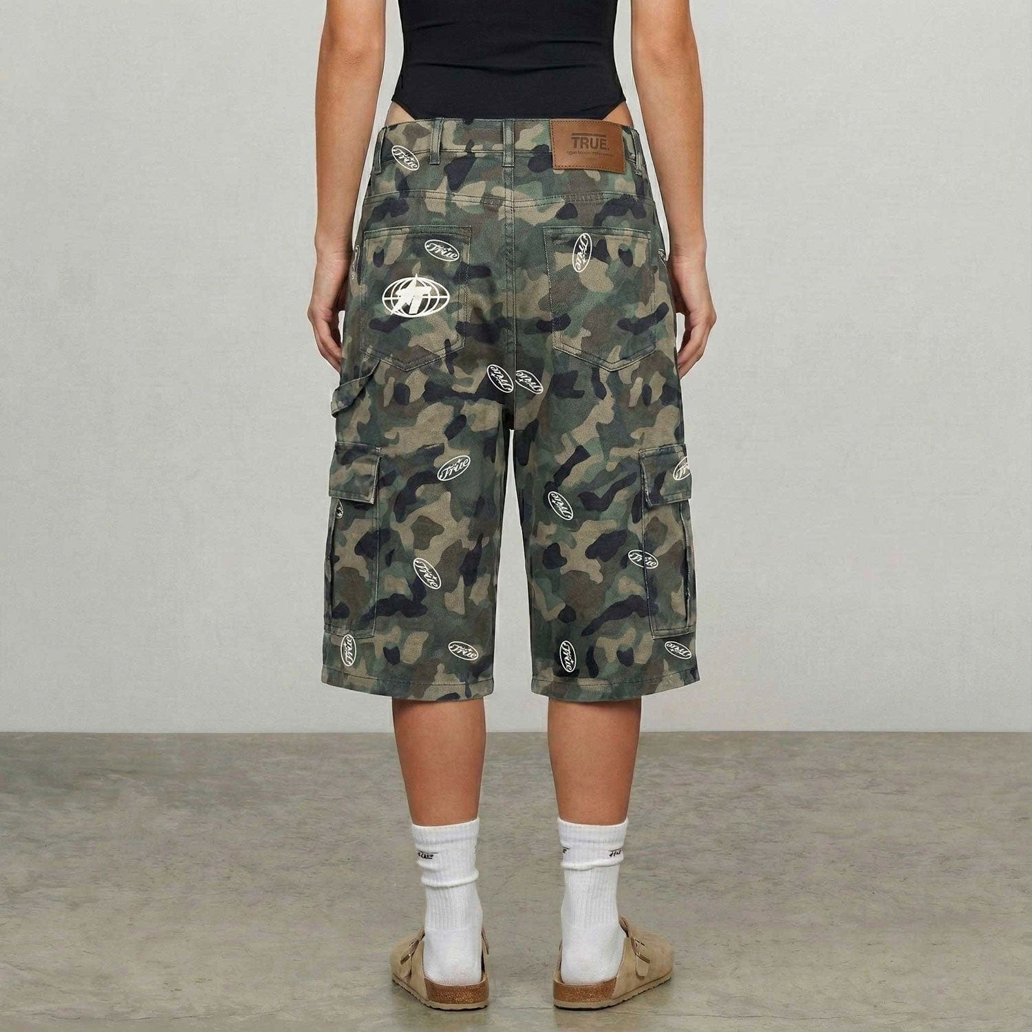 Intuition Camo Cargo Jorts - Green - imagen 9