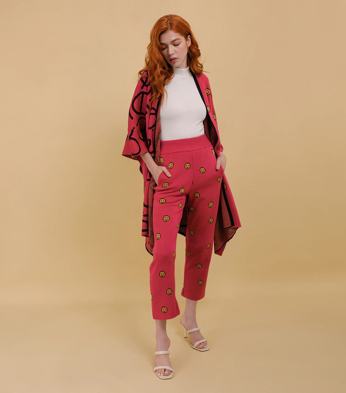 Poncho Alegria Fucsia. - imagen 3