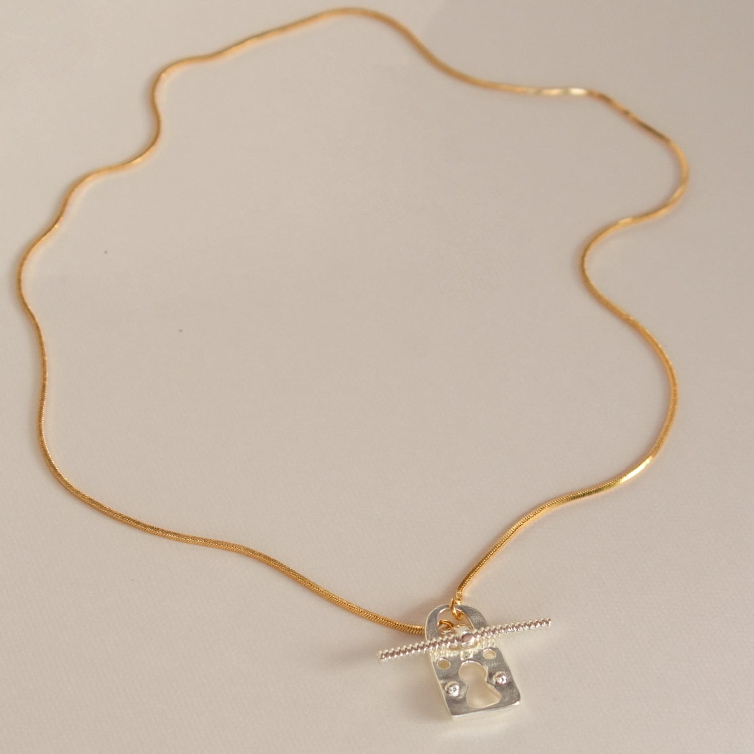 COLLAR CORTO KEY LOOK - imagen 2
