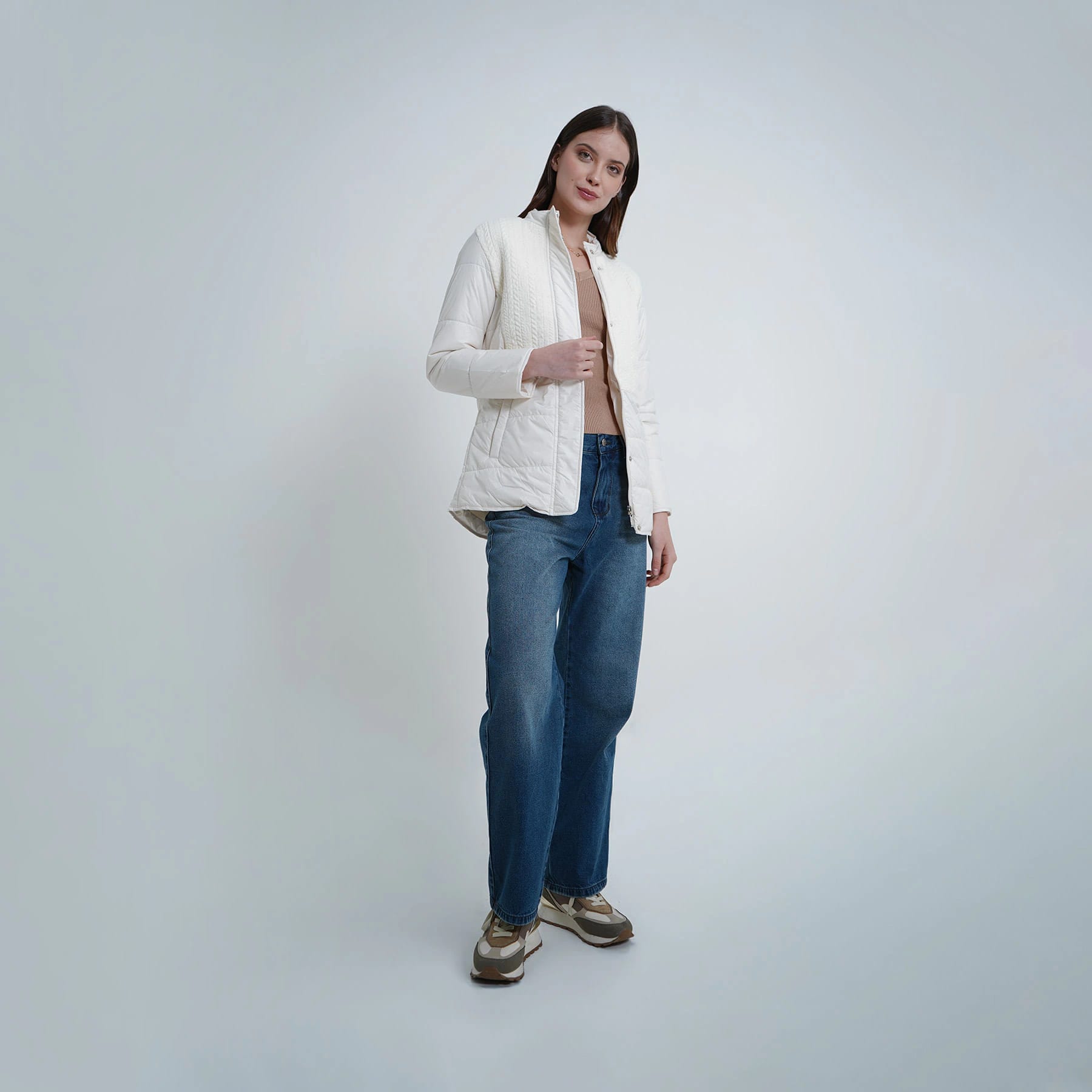 Chaqueta acolchada cuello alto con tejido - imagen 10