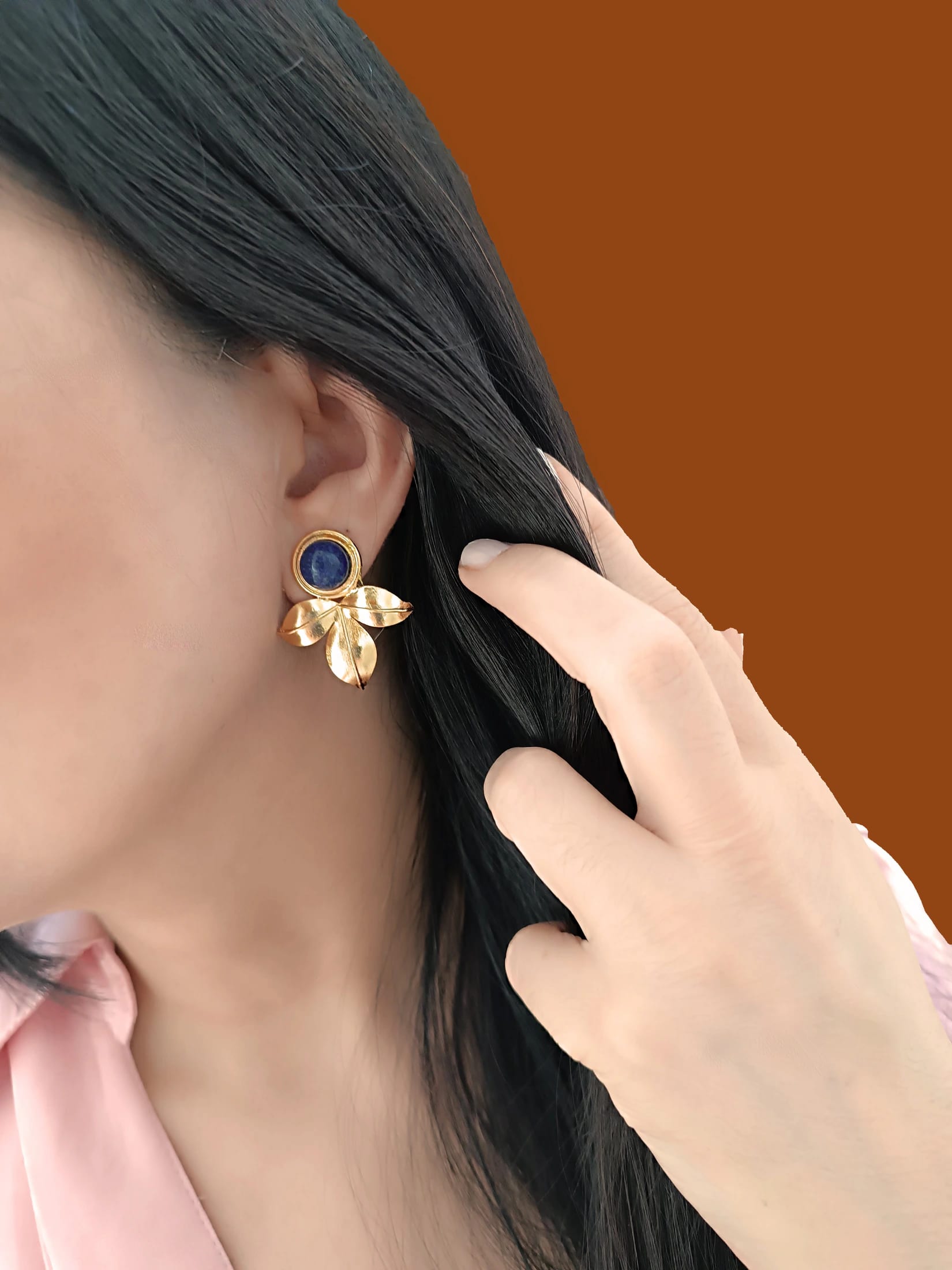 Aretes topos tres pétalos Andi piedra Lapislázuli - imagen 2