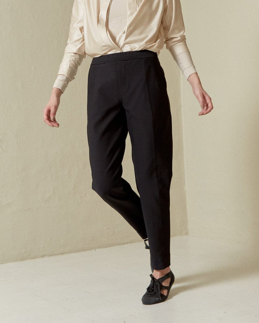 Pantalón Clásico Tech Negro VALIENTE - imagen 3