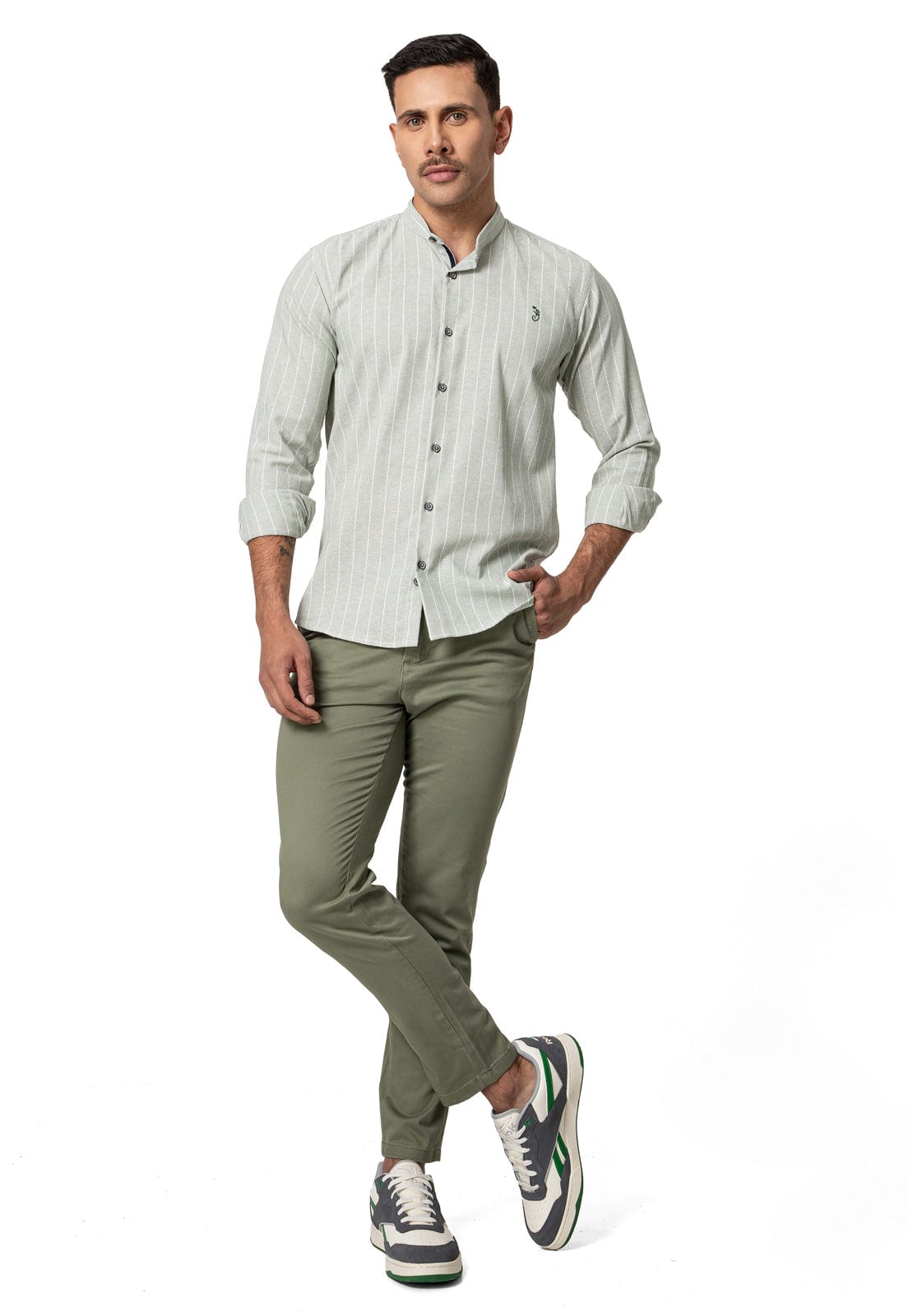 Camisa en Lino verde cuello neru a rayas - imagen 18