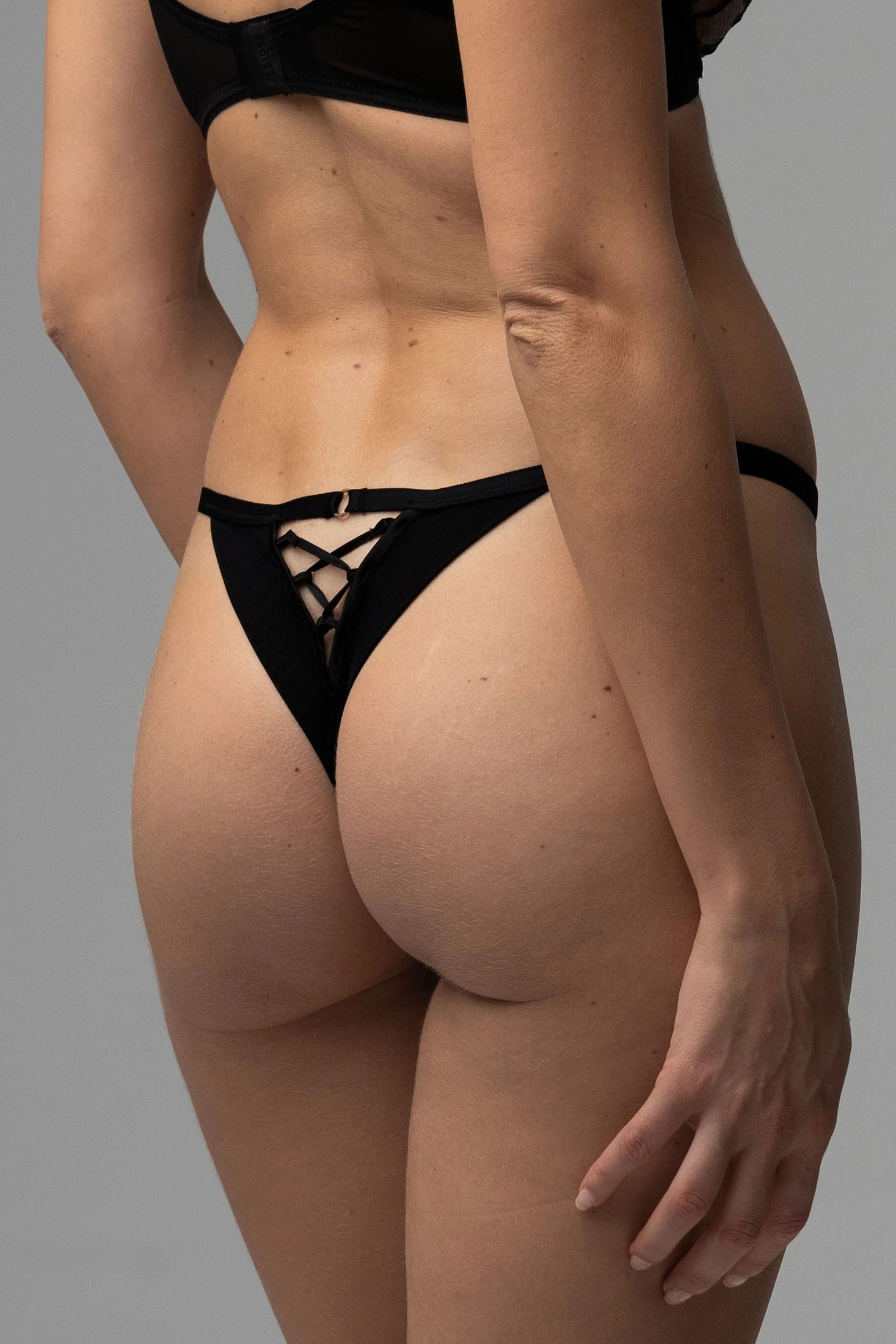 SCARLET ELLIPSE BALANCE NEGRO - imagen 2