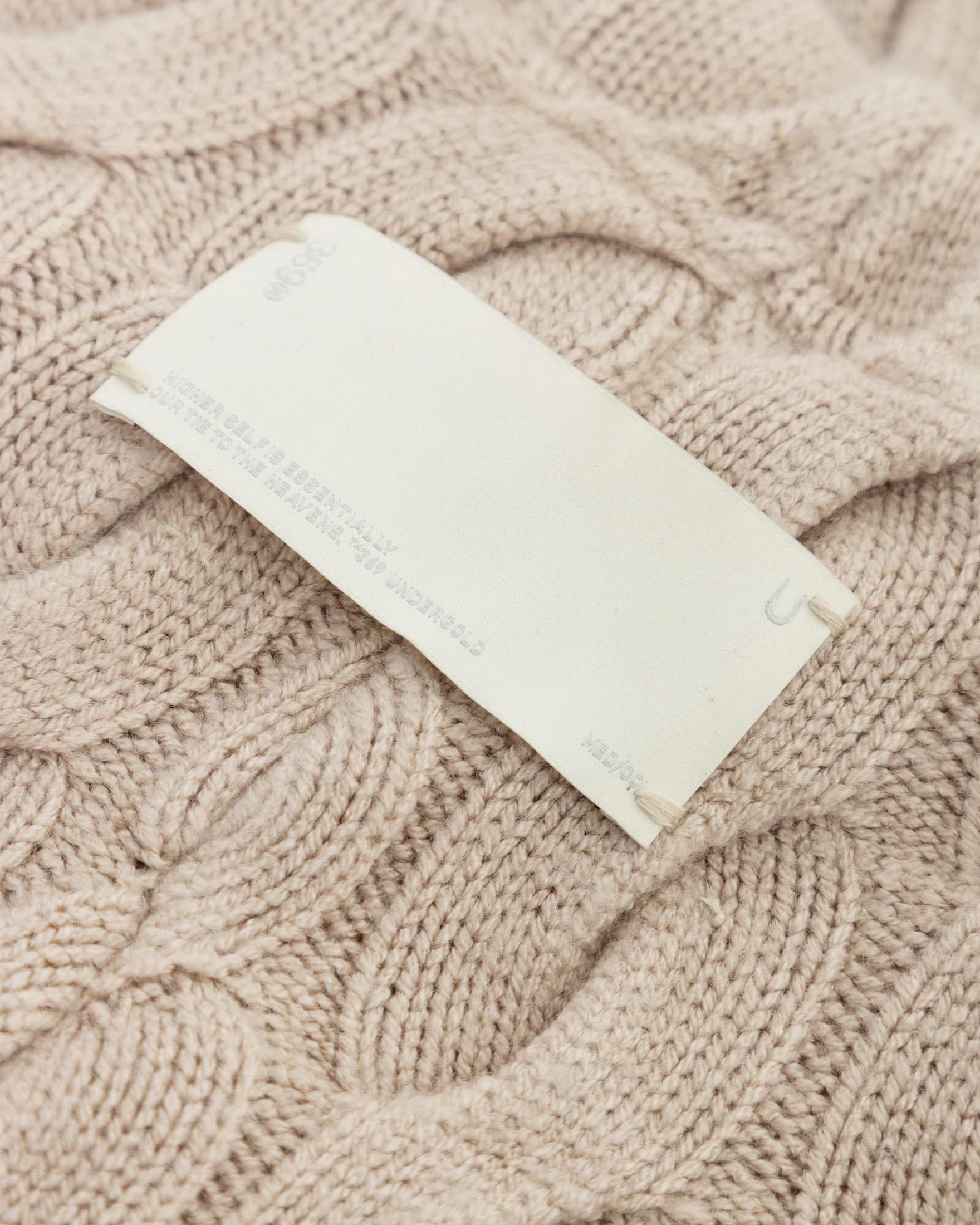 The Path Monogram Cable Knit Short Cream - imagen 6