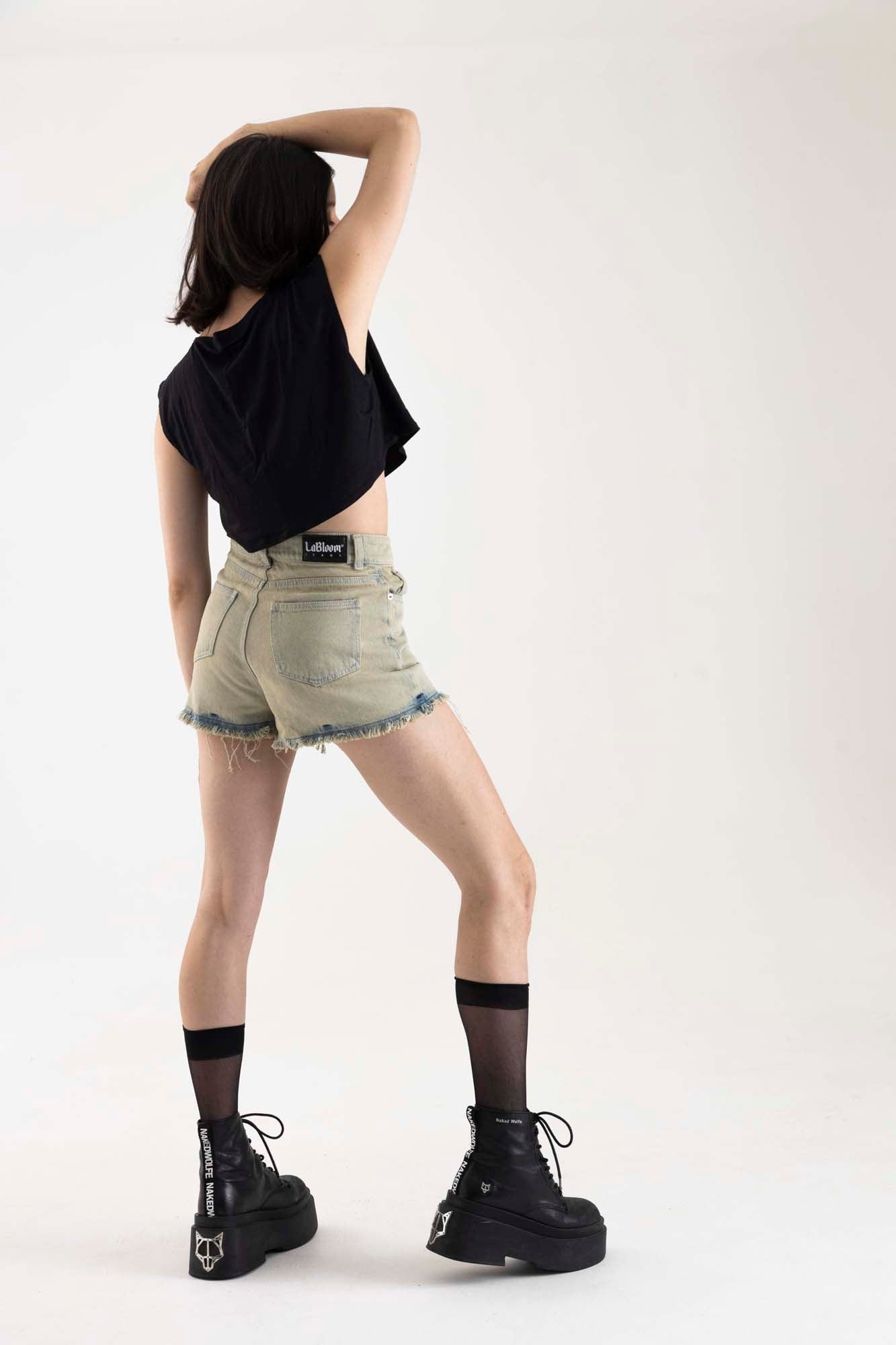 BLACK ACID DENIM SHORT - imagen 2
