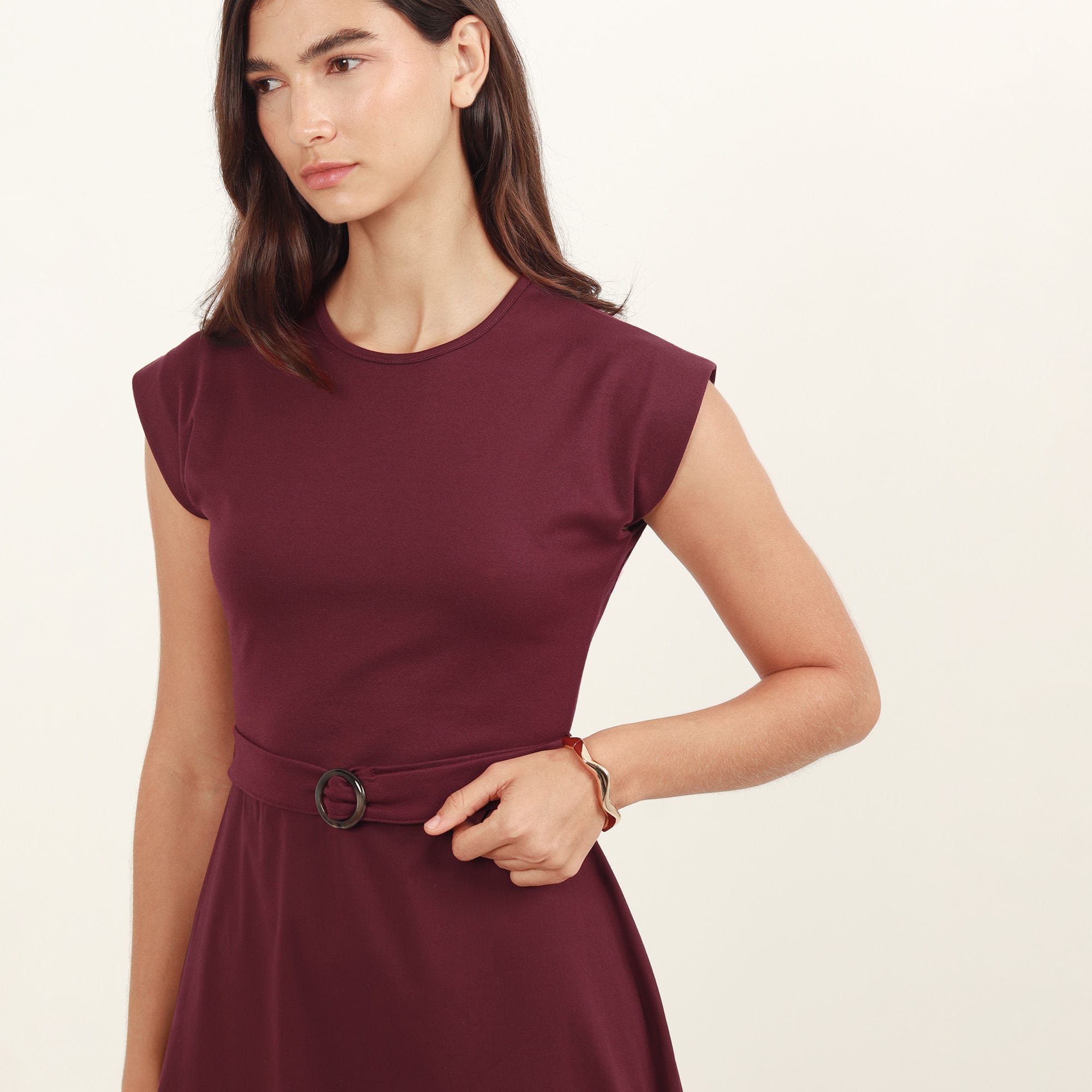 Vestido midi cuello redondo silueta en a - imagen 4