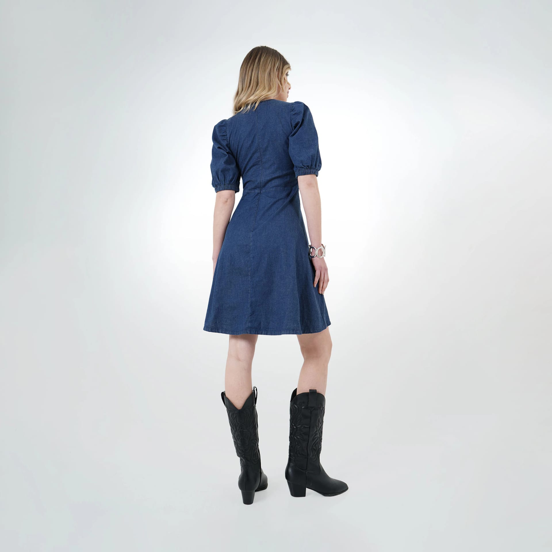 Vestido midi en denim cuello cuadrado mangas globo - imagen 1