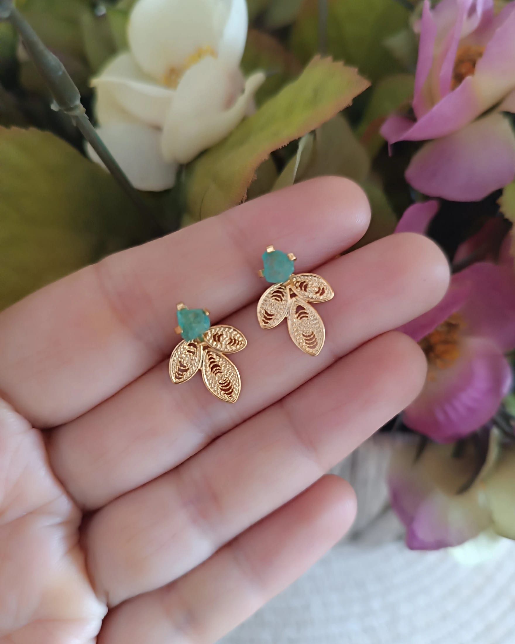 Aretes mini filigrana Tiffani con esmeralda - imagen 5