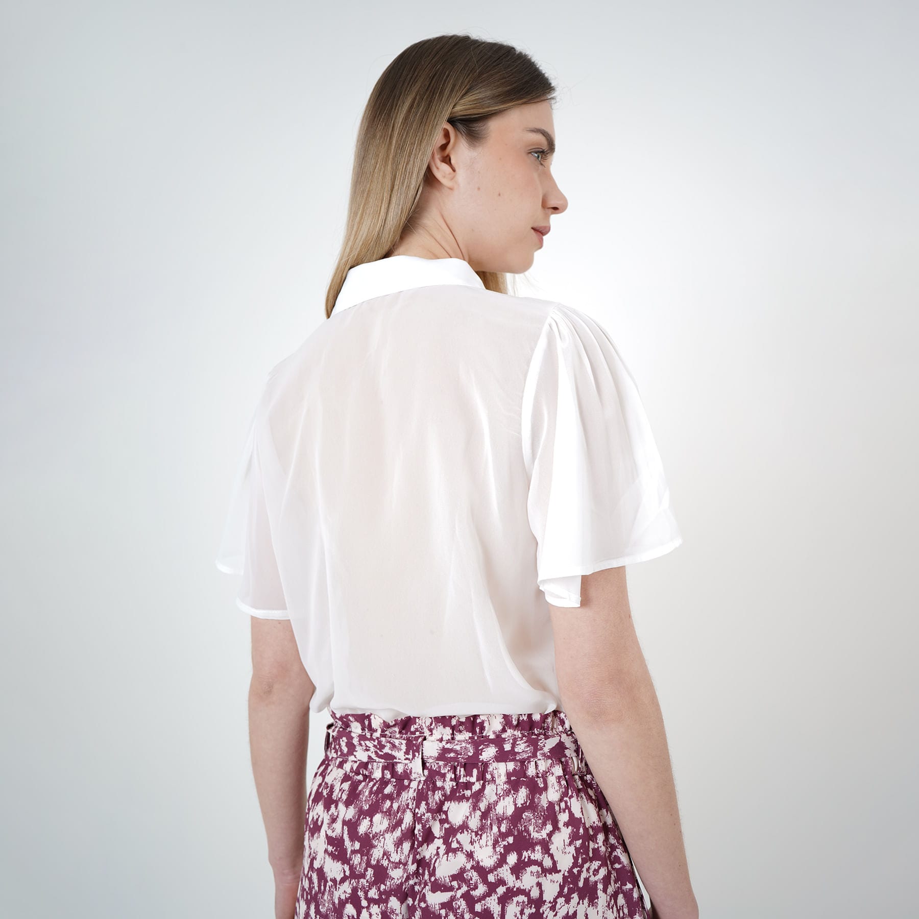Blusa abierta cuello camisero manga corta bolero con encajes - imagen 3