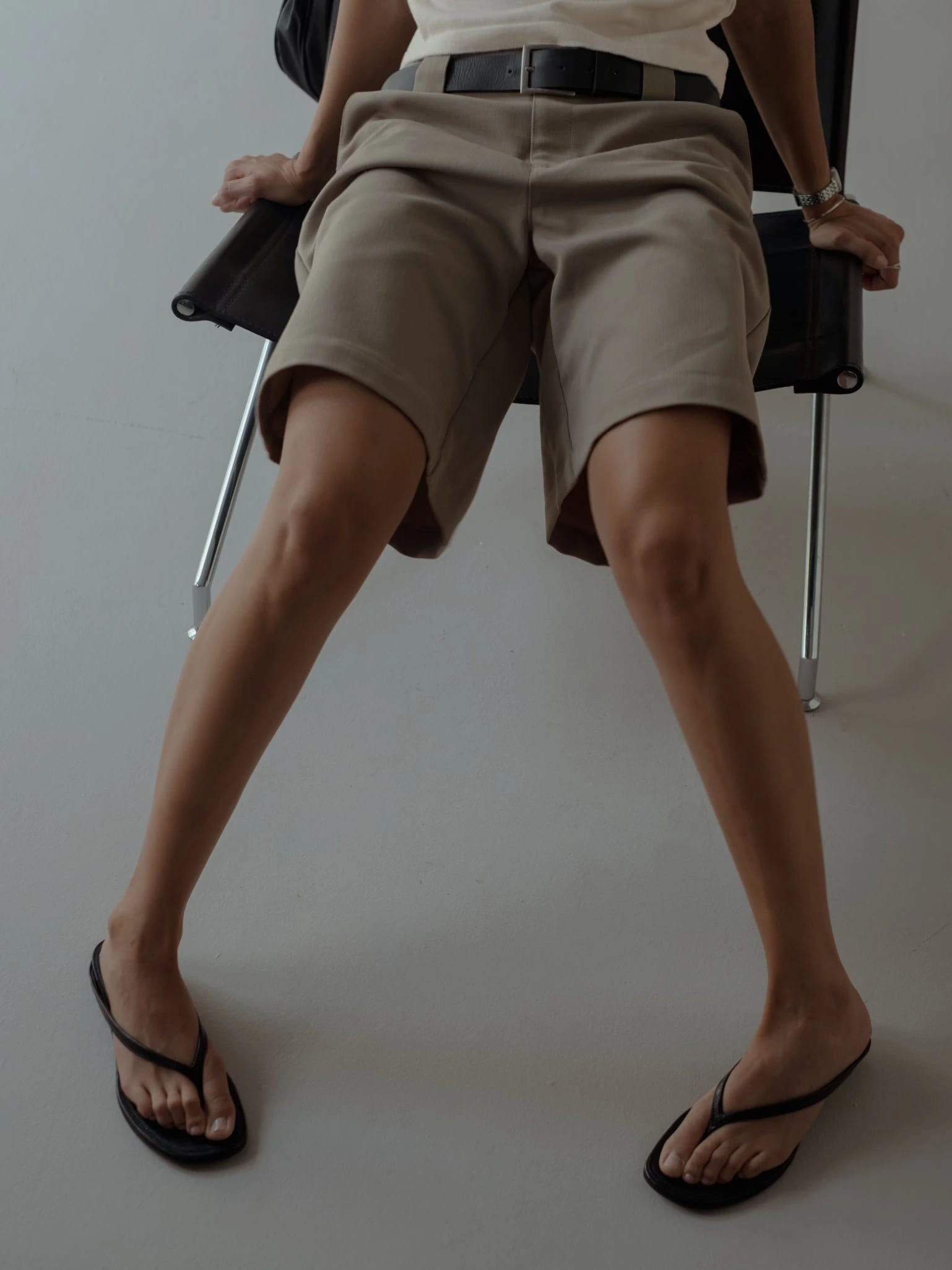 LONG CLASSIC SHORTS - TAUPE - imagen 8