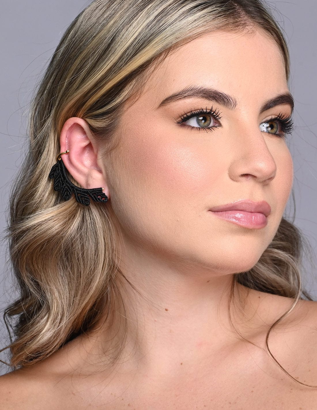 Ear Cuff Regal Negro - imagen 1
