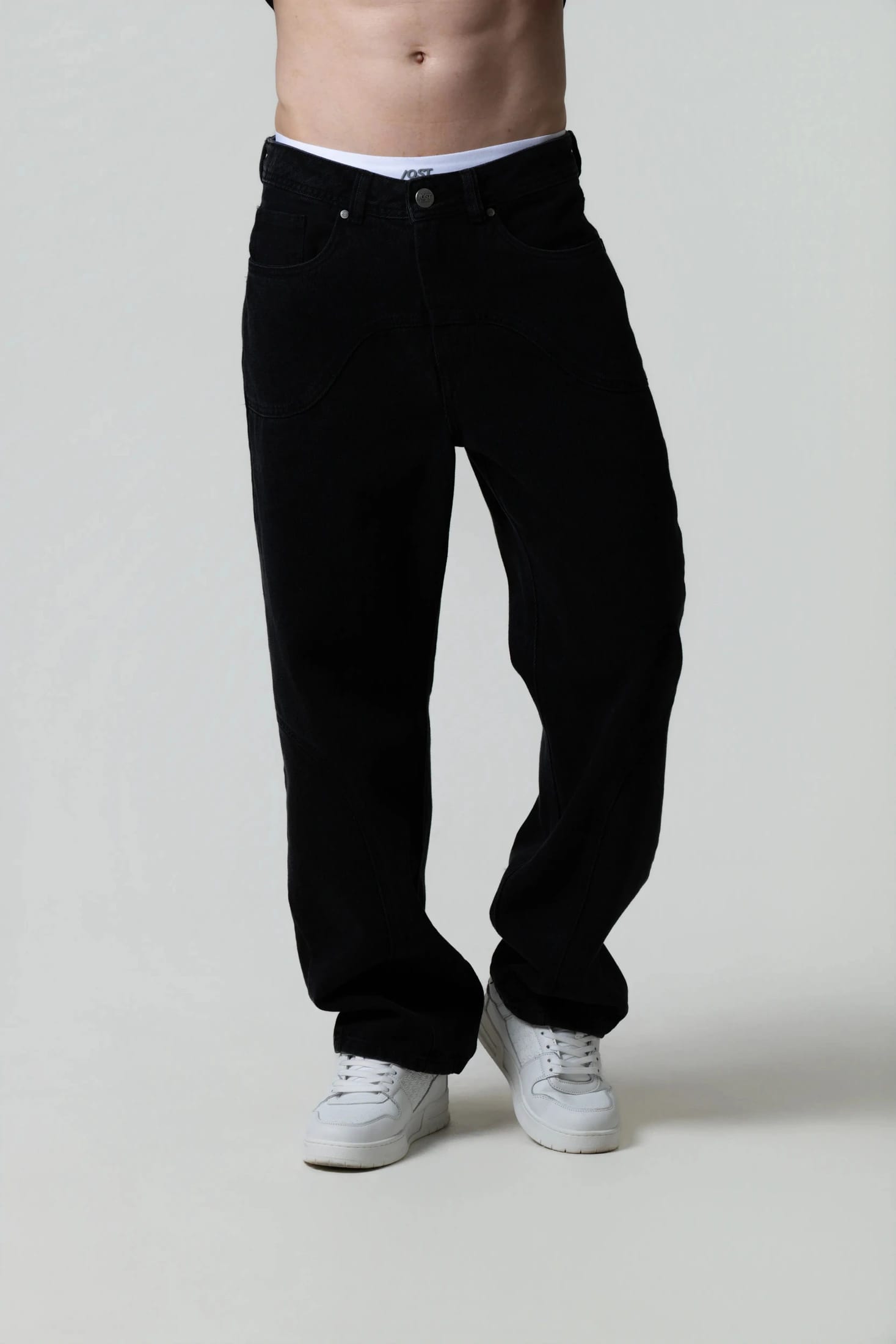 JEAN 5 BOLSILLOS COLOR NEGRO - imagen 1