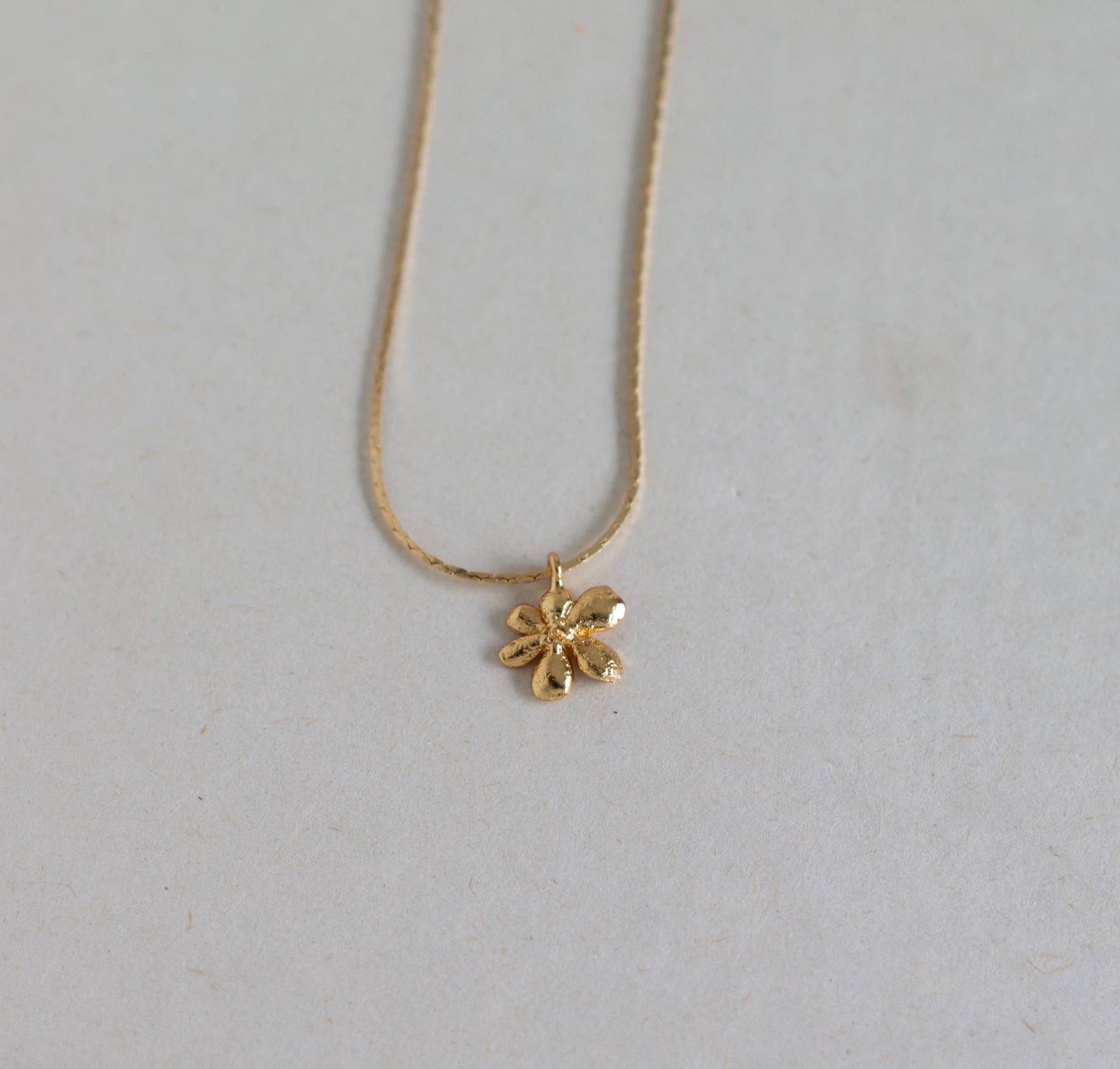 Collar Flor zanahoria - imagen 1
