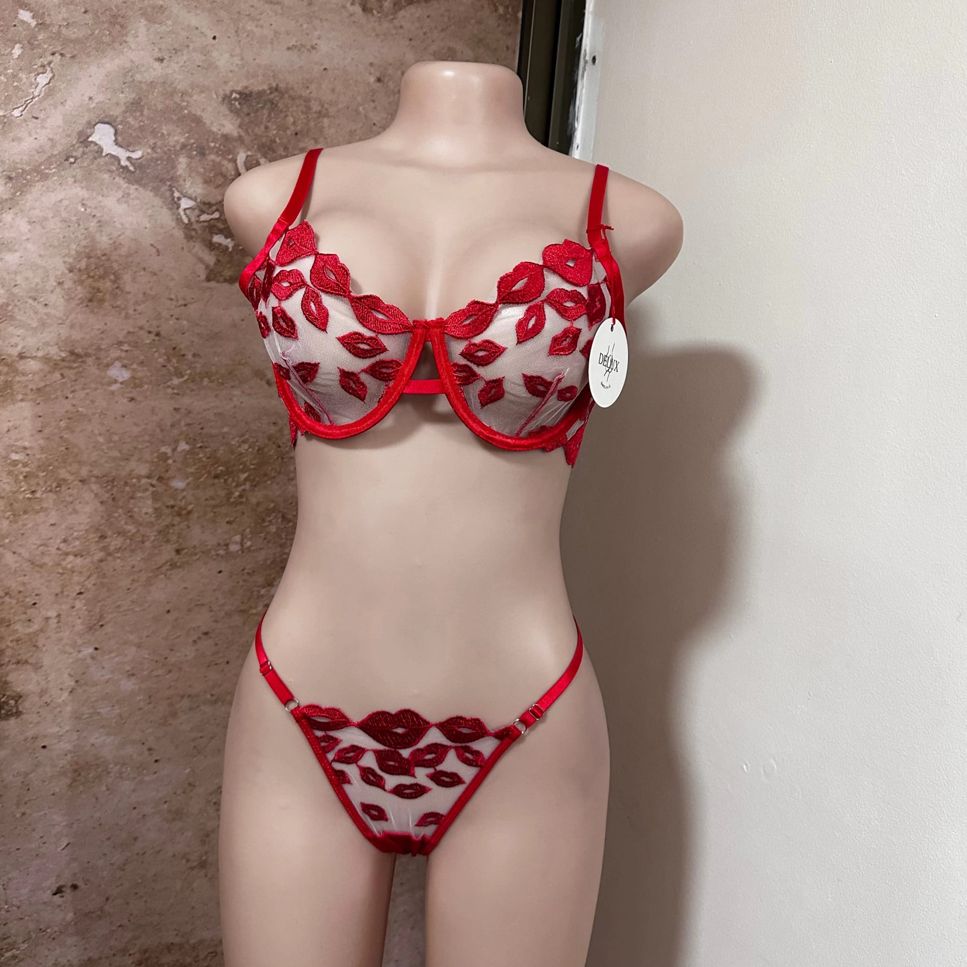 Conjunto Kiss, personalizado desde - imagen 2