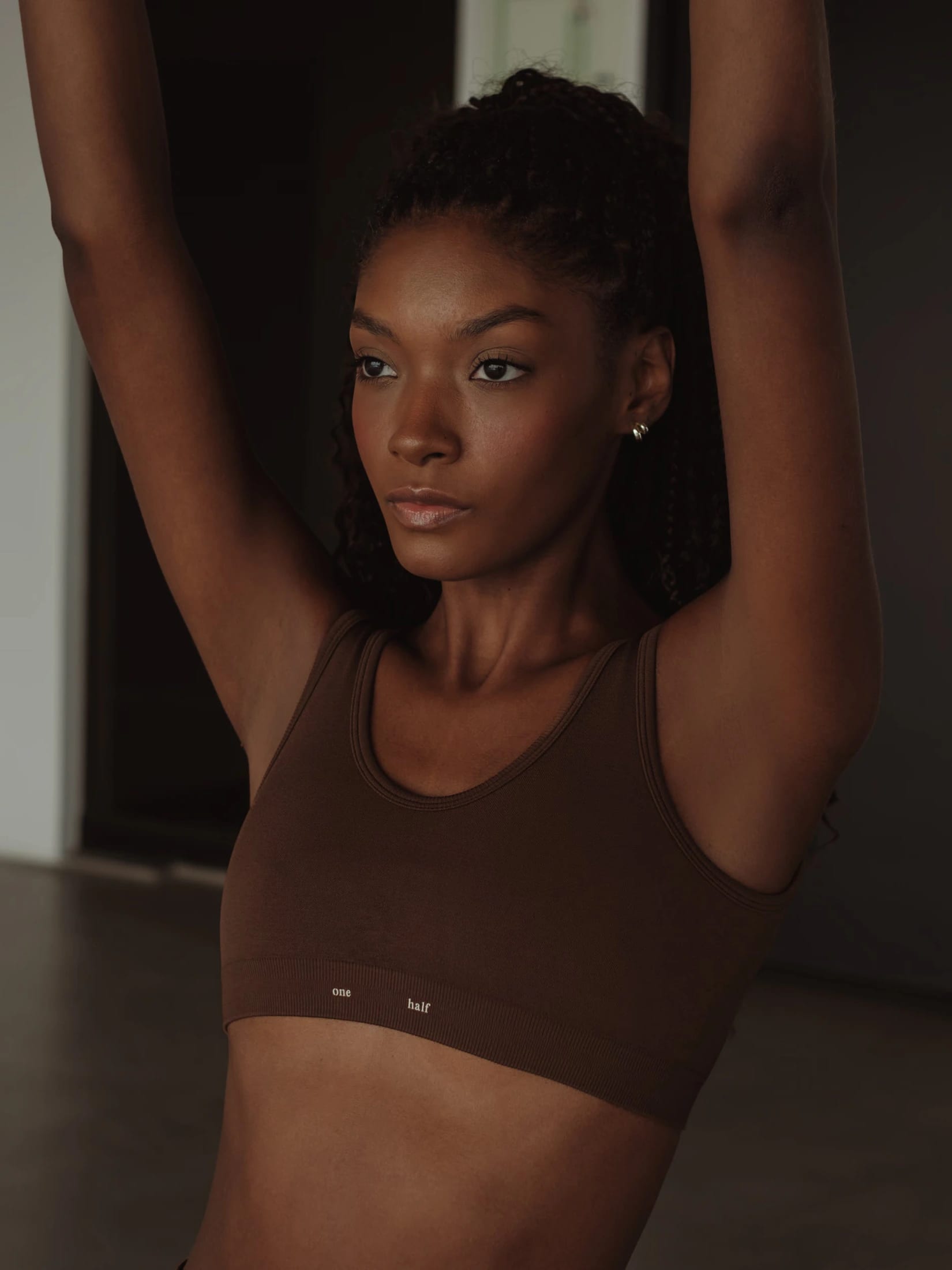 ELEMENTAL FIT SEAMLESS TOP - SEPIA - imagen 3