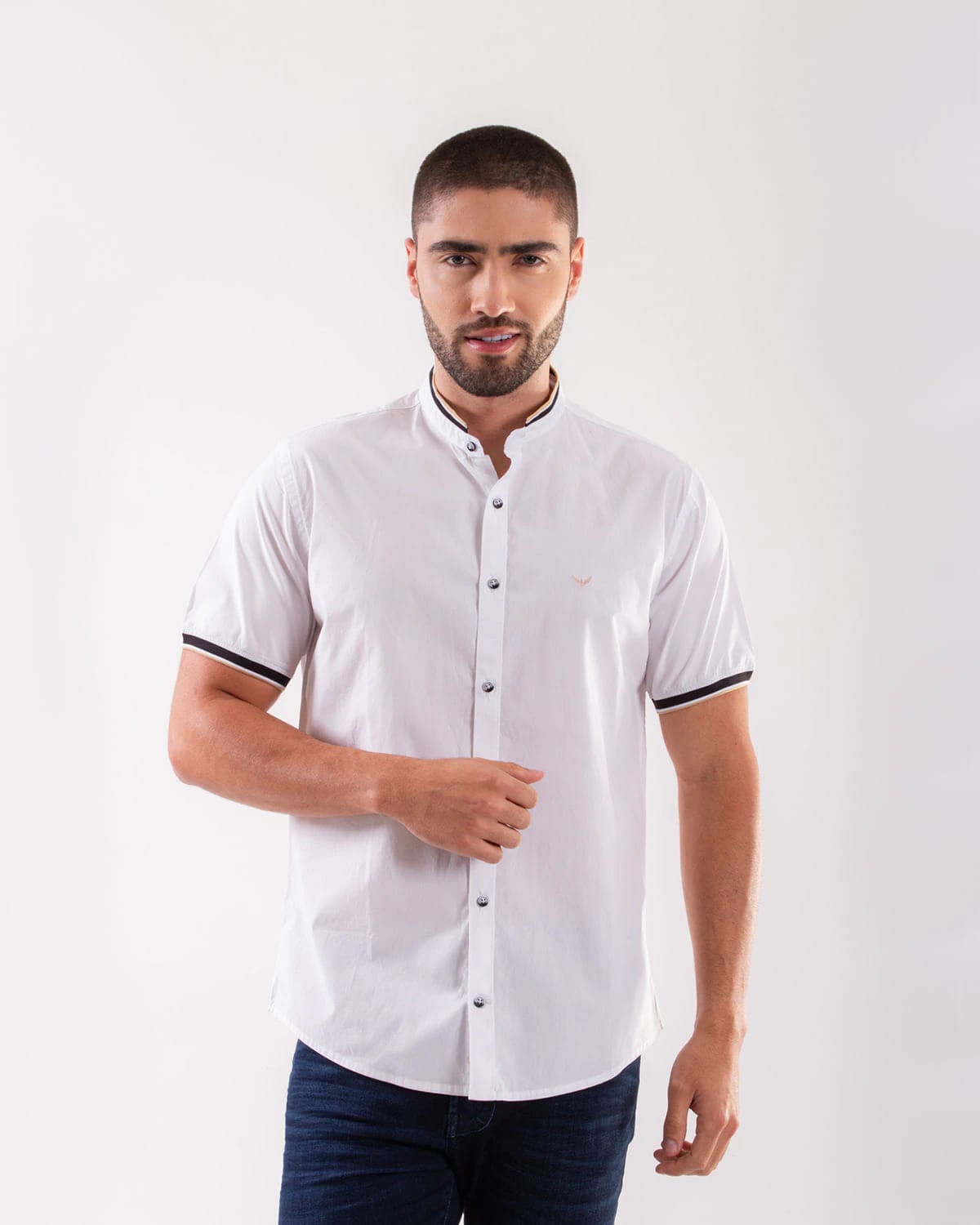 Camisa blanca manga corta para hombre - imagen 10