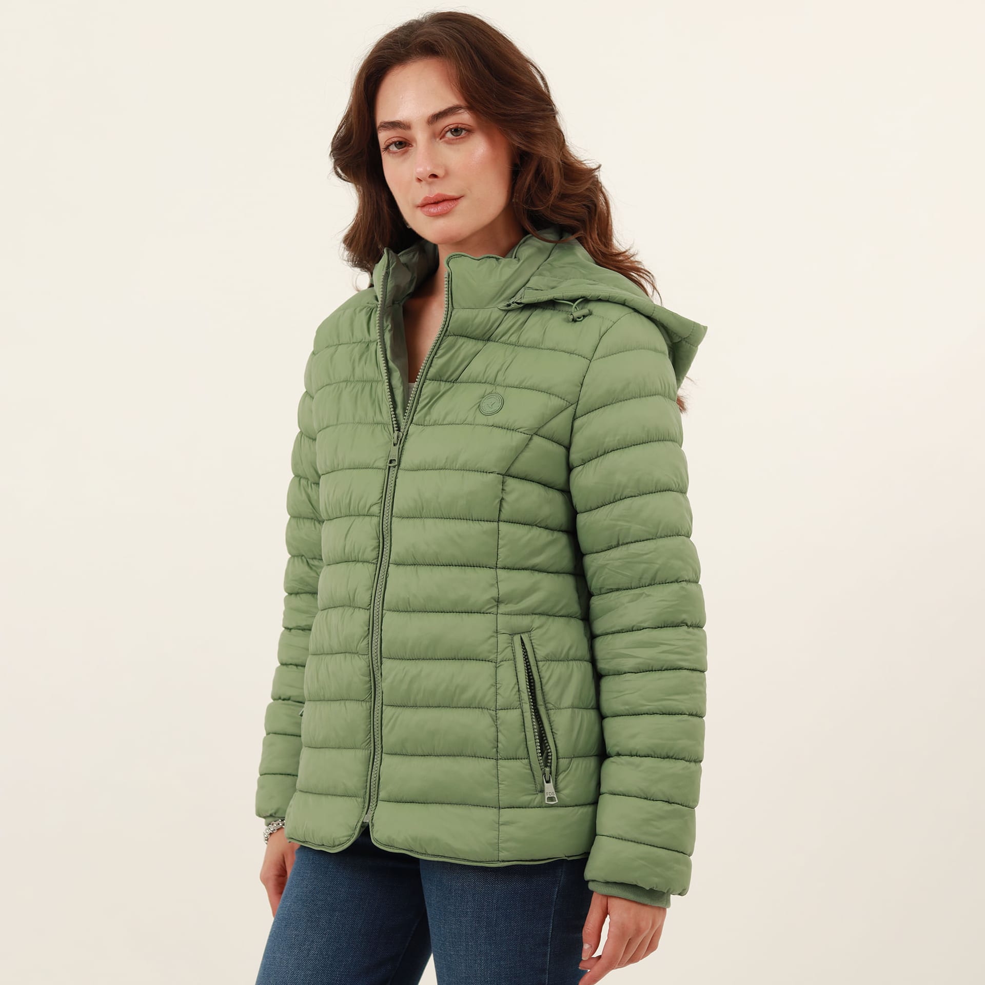 Chaqueta acolchada básica cuello alto con capucha - imagen 45