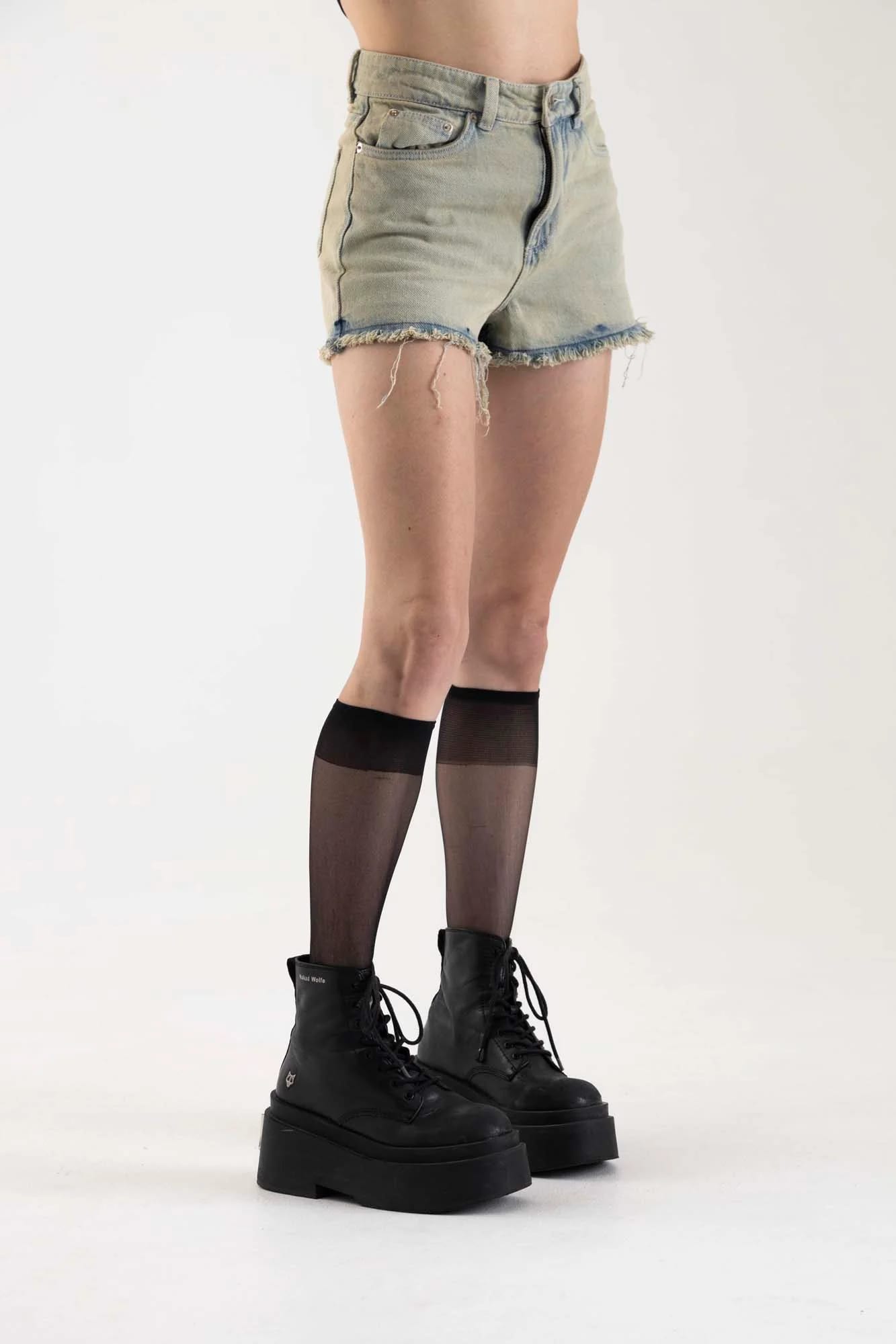 BLACK ACID DENIM SHORT - imagen 27