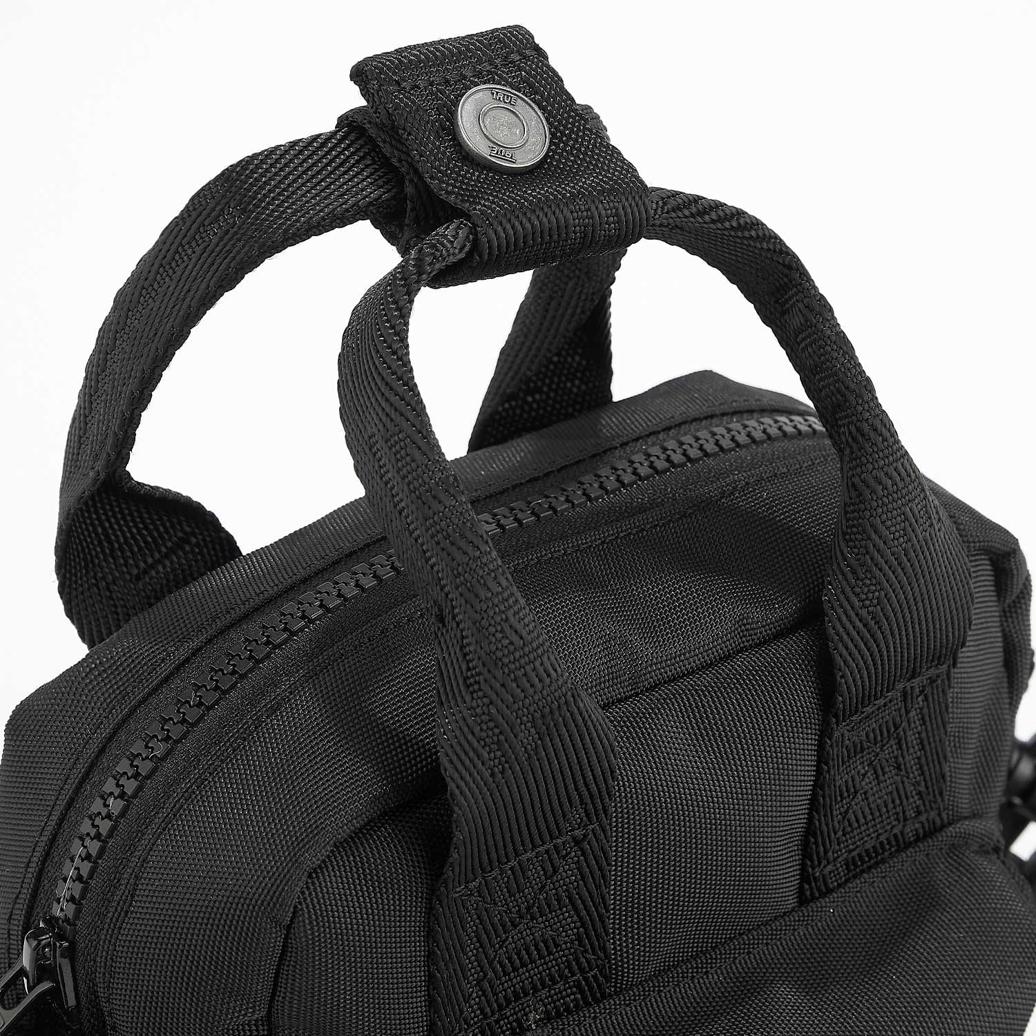 True Classic Crossbody Bag - Black - imagen 5
