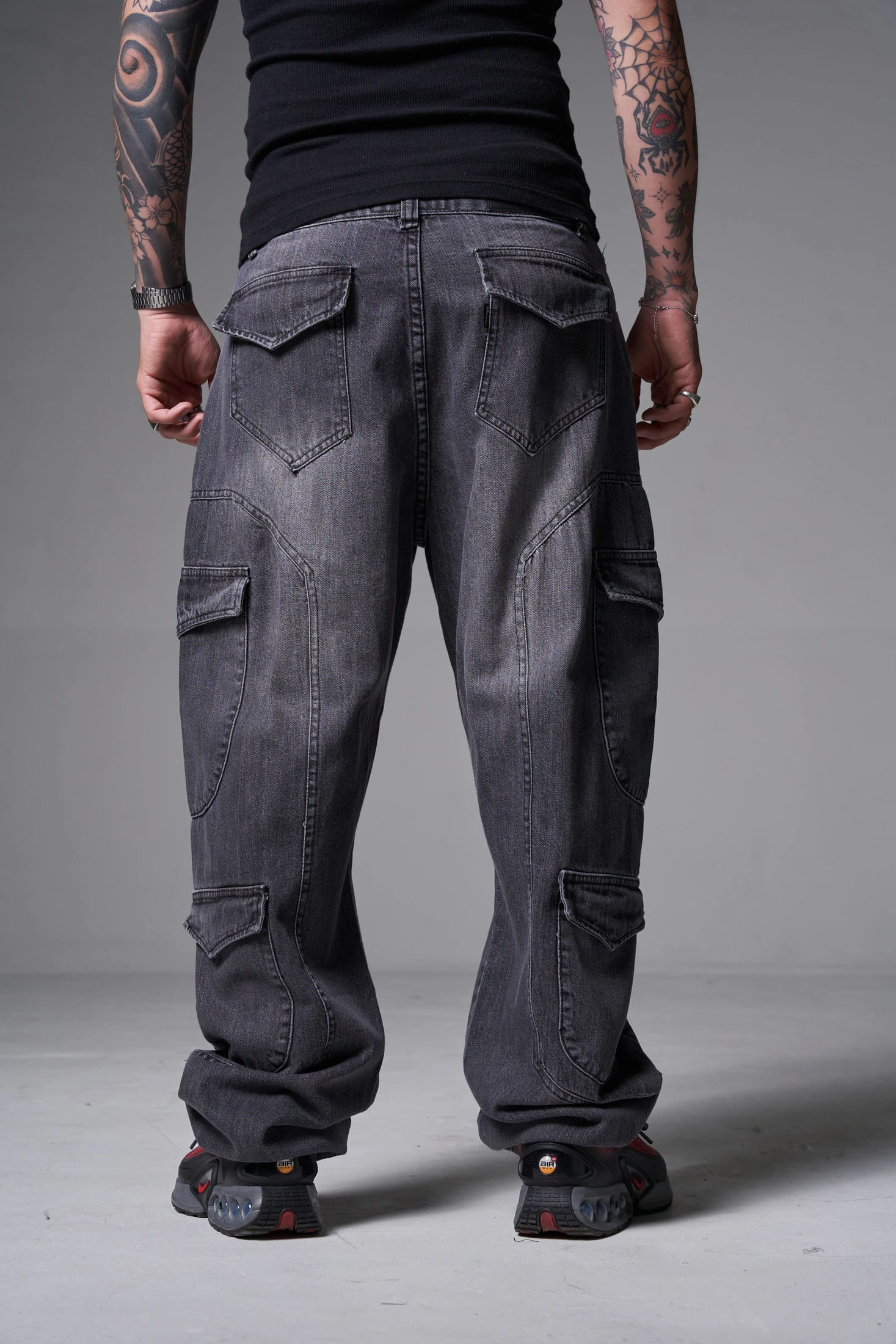 JEANS BAGGY 8 BOLSILLOS PARCHE GRIS OSCURO - imagen 5