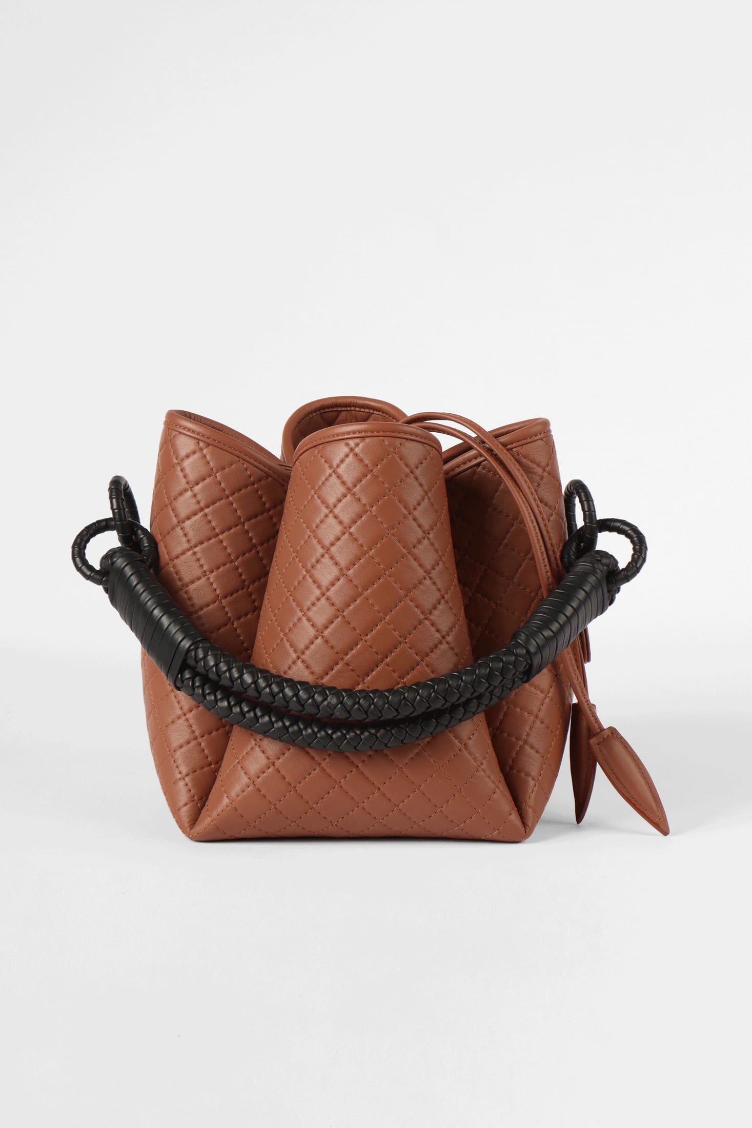 Tulip Bucket Bag, Brandy & Black - imagen 1