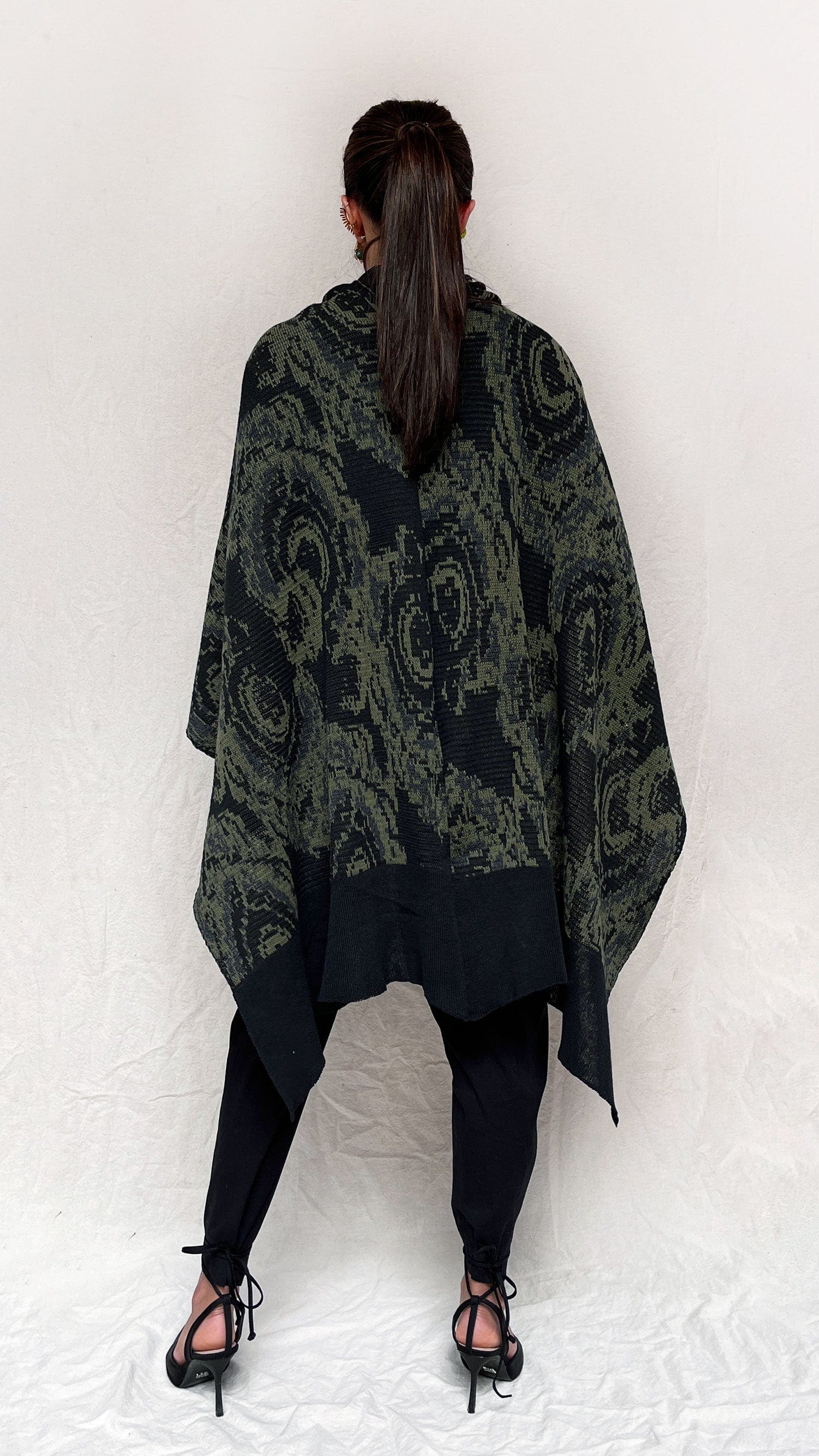 Capa Hongo - negro, verde militar y gris oscuro - imagen 5