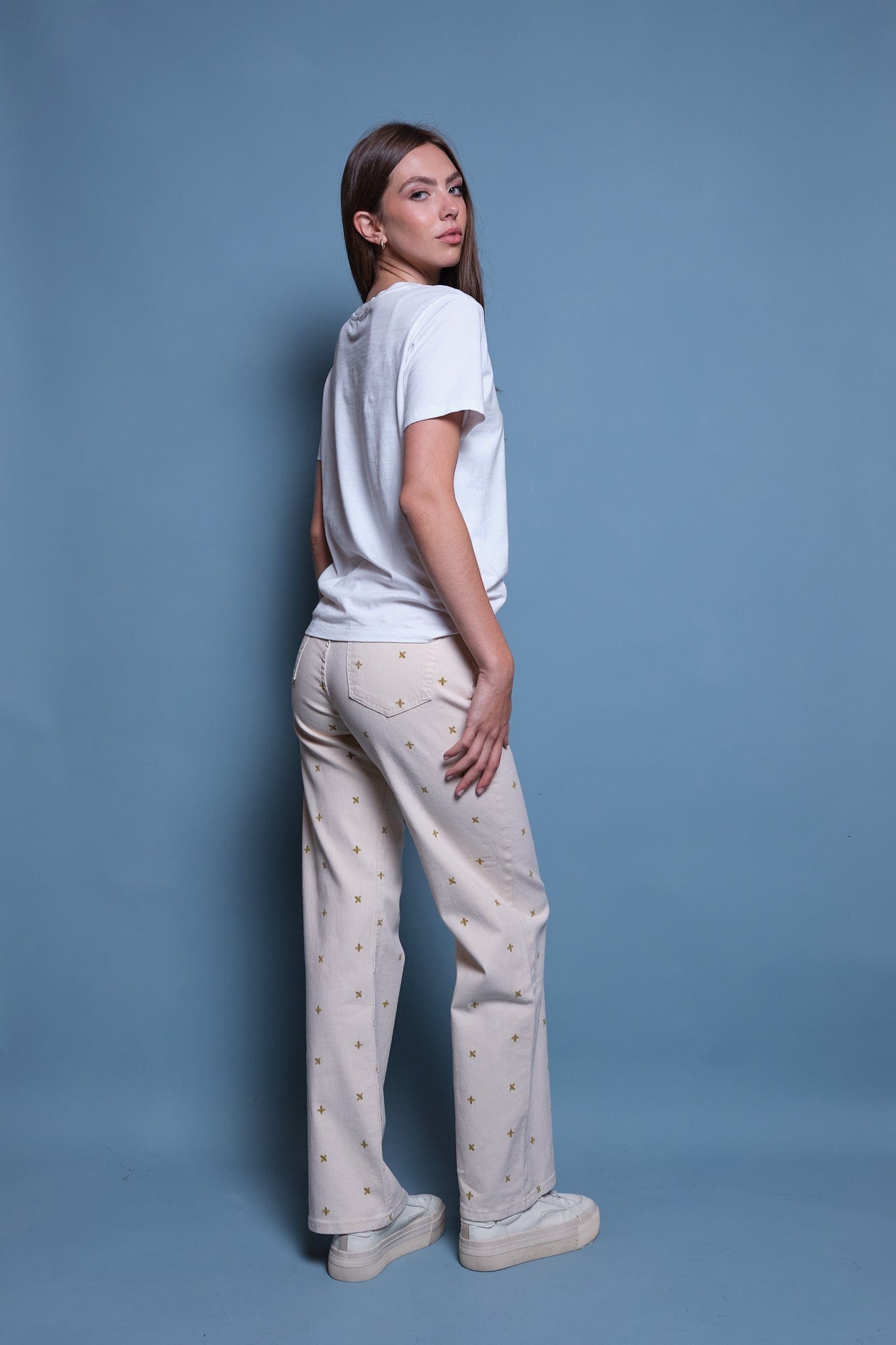 JEANS BEIGE BORDADO ASPA - imagen 4