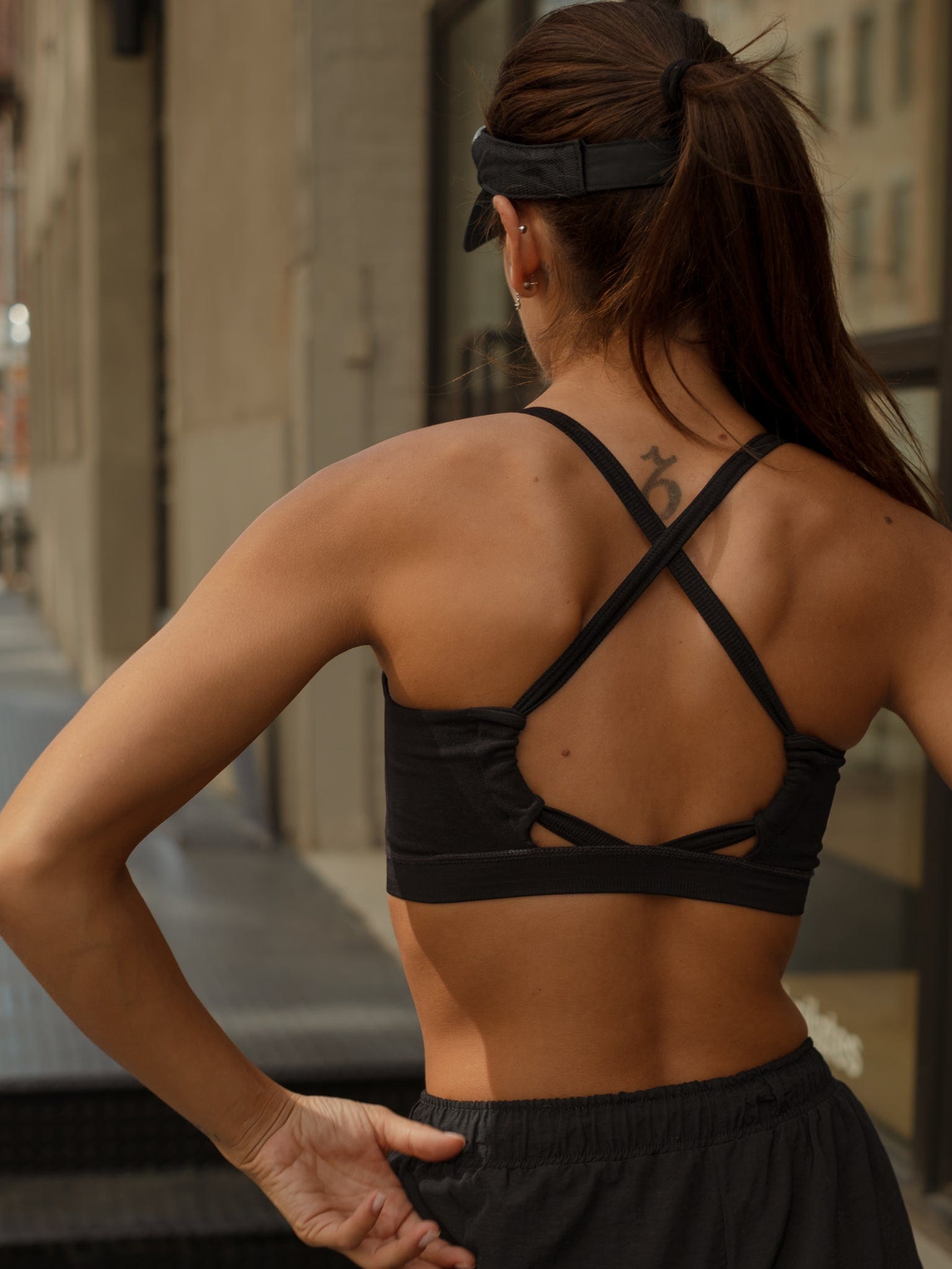 PULSE STRAP SEAMLESS TOP - SHADOW - imagen 2