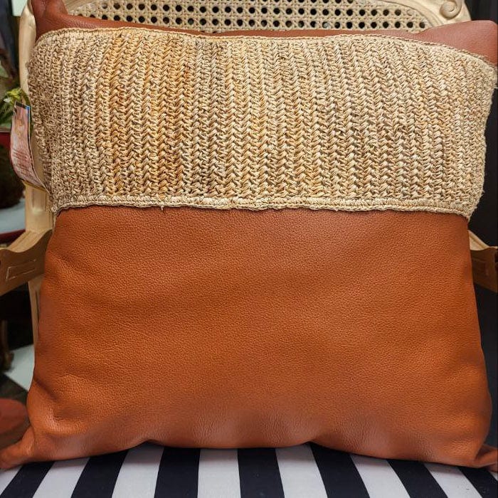 Fiber Banana Tree Cushion with Leather - imagen 1