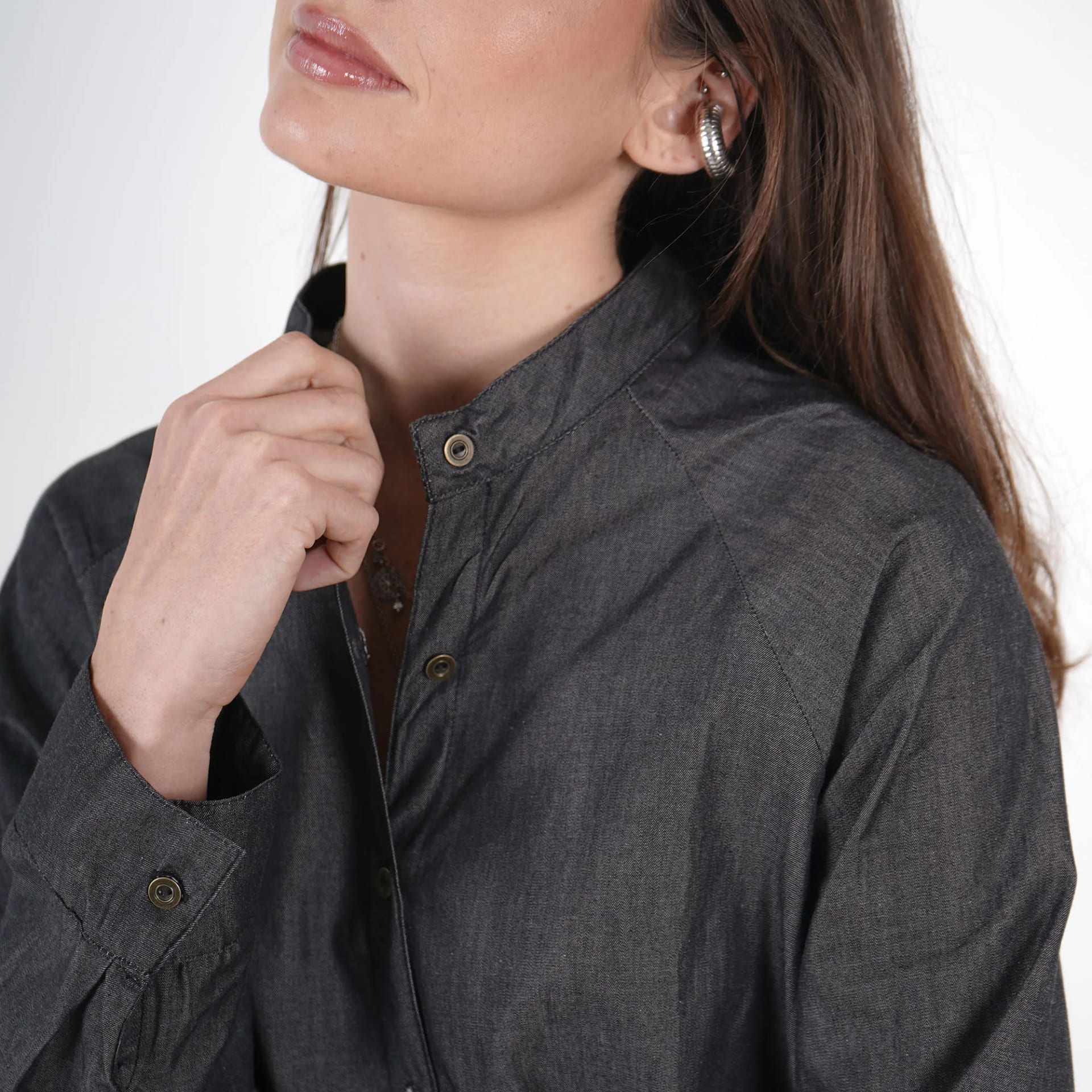 Vestidi midi camisero en denim con lazo - imagen 4